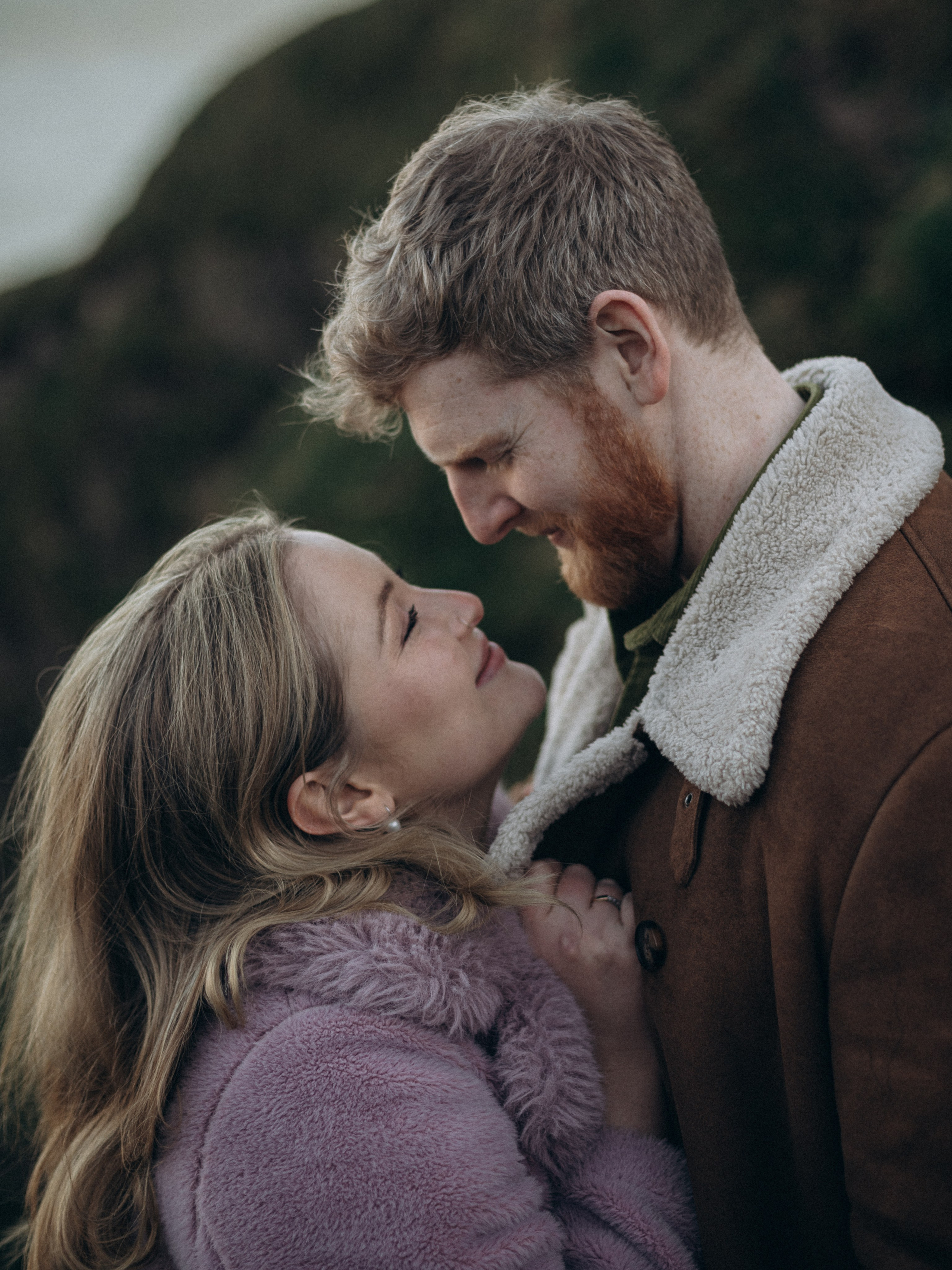 Howth cliff photoshoot. Wedding & Family photographer in County Donegal and Dublin, Ireland