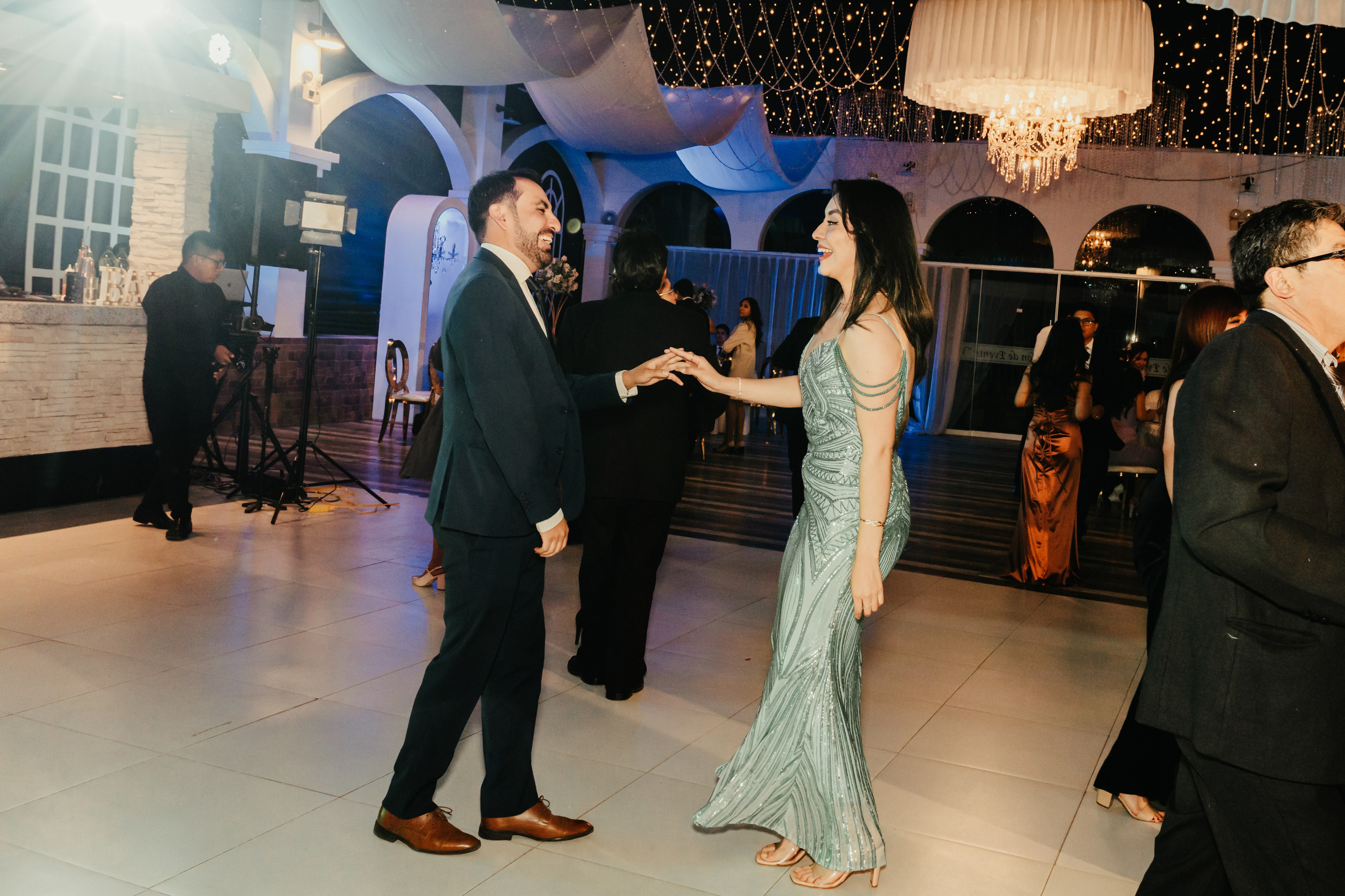 VANIA + LUIS BODA CIVIL. Studio KVTA | Fotografía y Video de Bodas en Arequipa