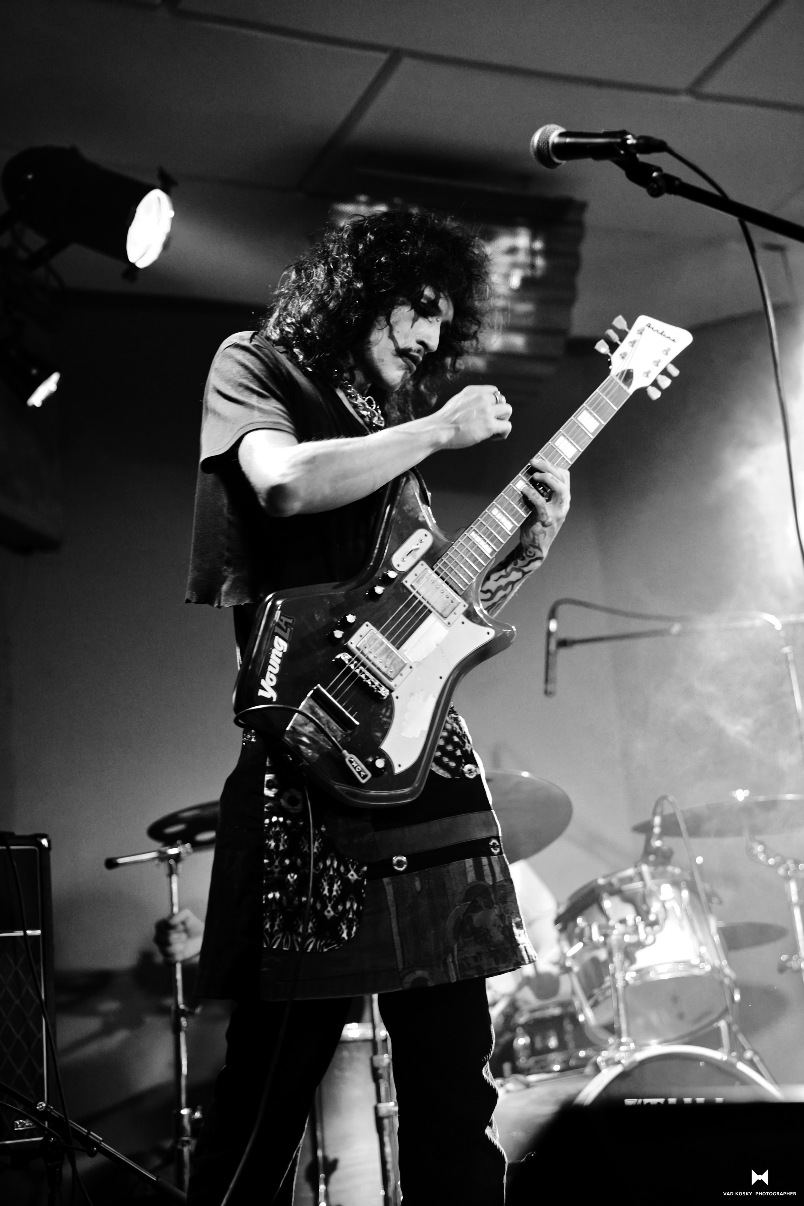 Crimson bass — Mary Bar Haifa 28.11.25. Vad Kosky Photographer