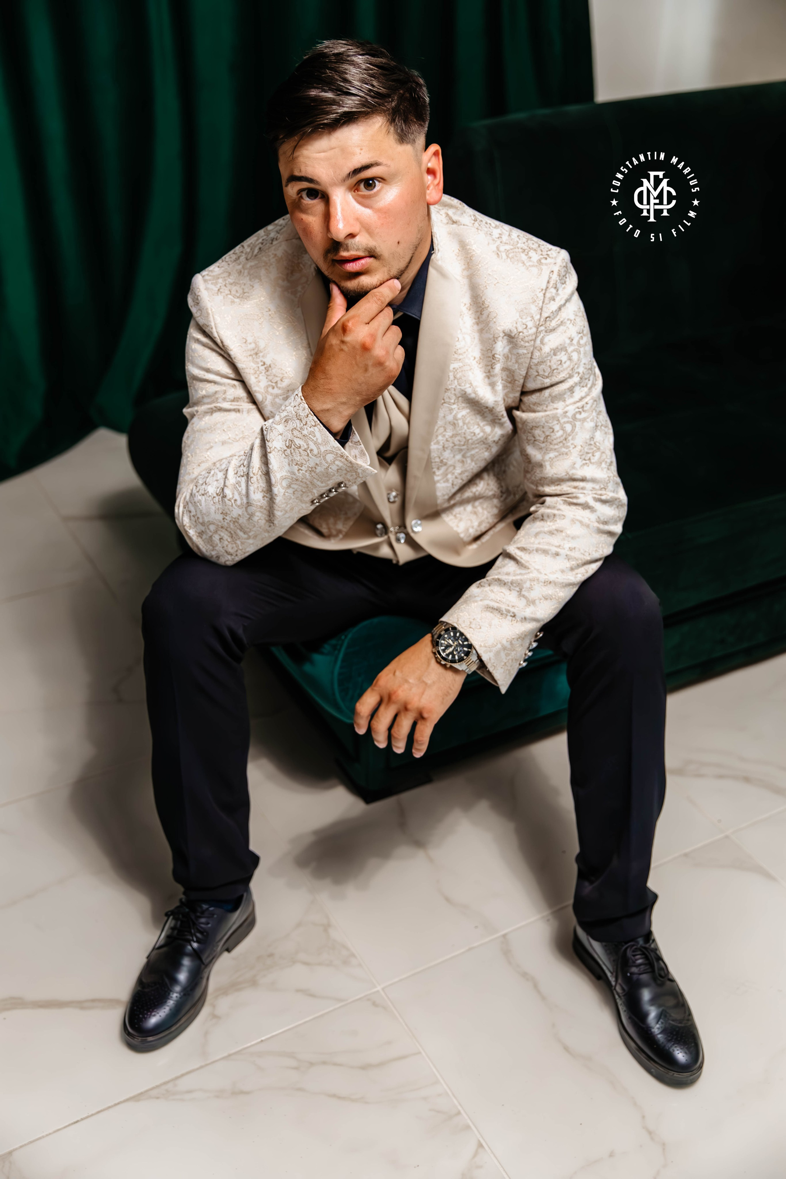 WEDDING PHOTOGRAPHY. DESPRE NOI