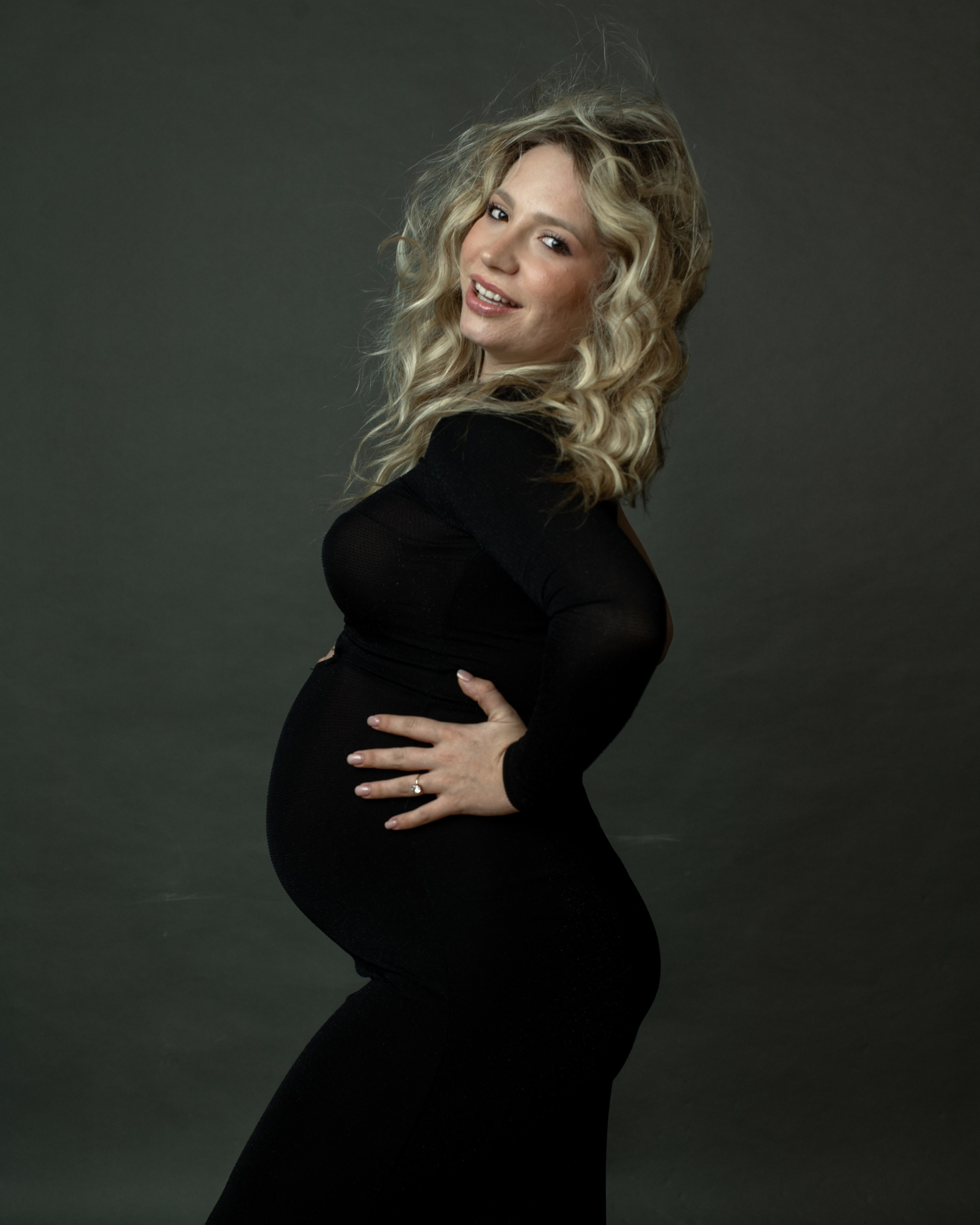 HAPPINESS. Anastasiia Antoniuk portrait, family and couple photographer, Portugal