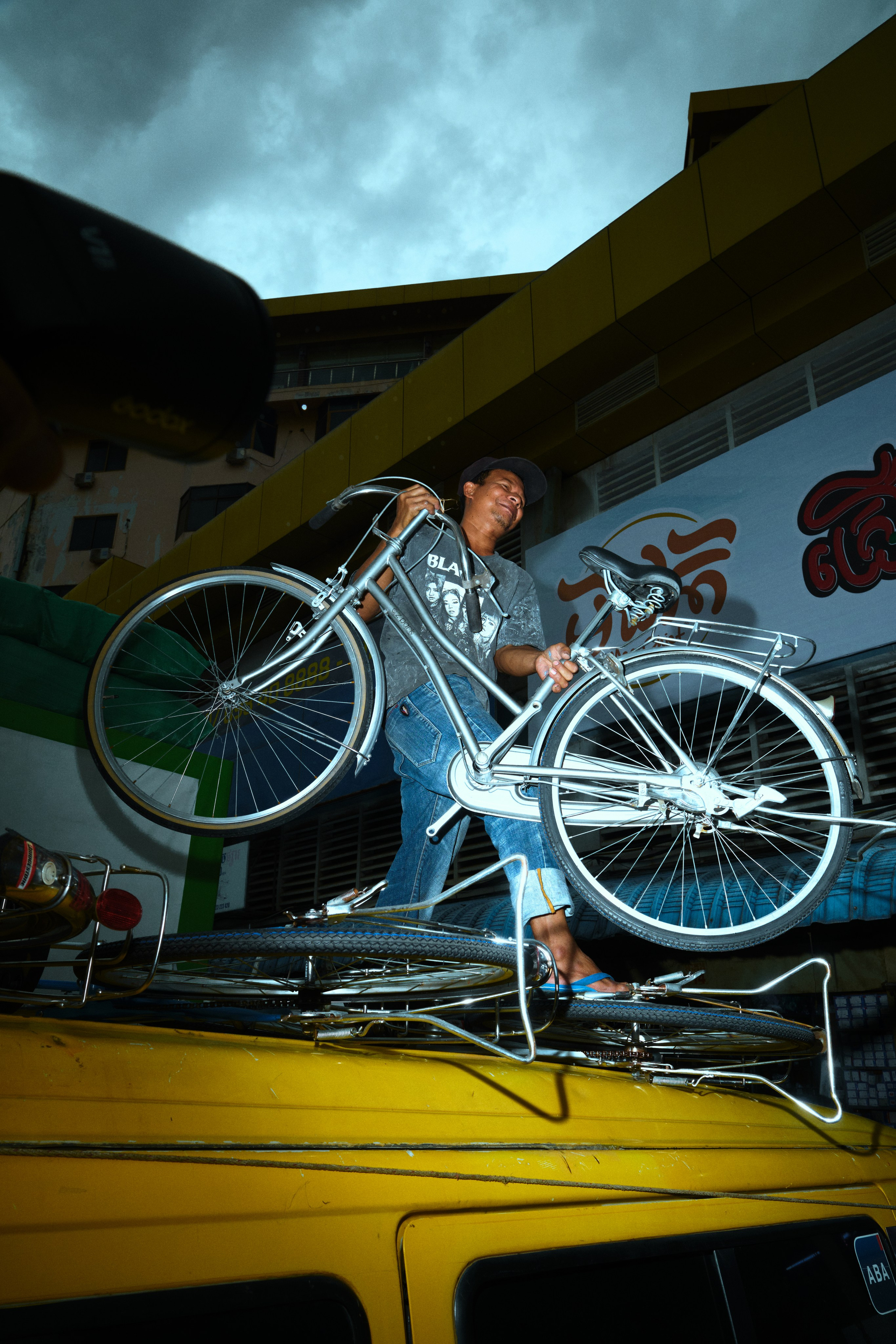 Street. Petr Nabutov. Portrait photography, Cambodia