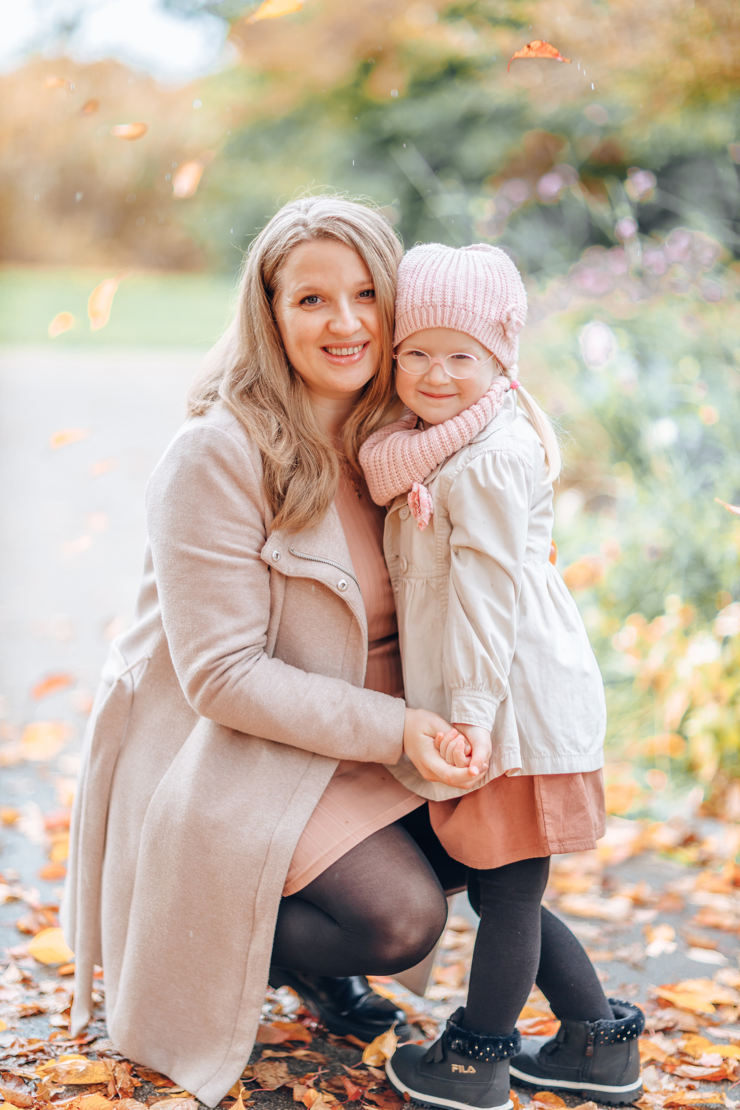 Ostpark Babybauch. Hochzeitsfotograf München Taufe Familienfotograf Tanja Mauke