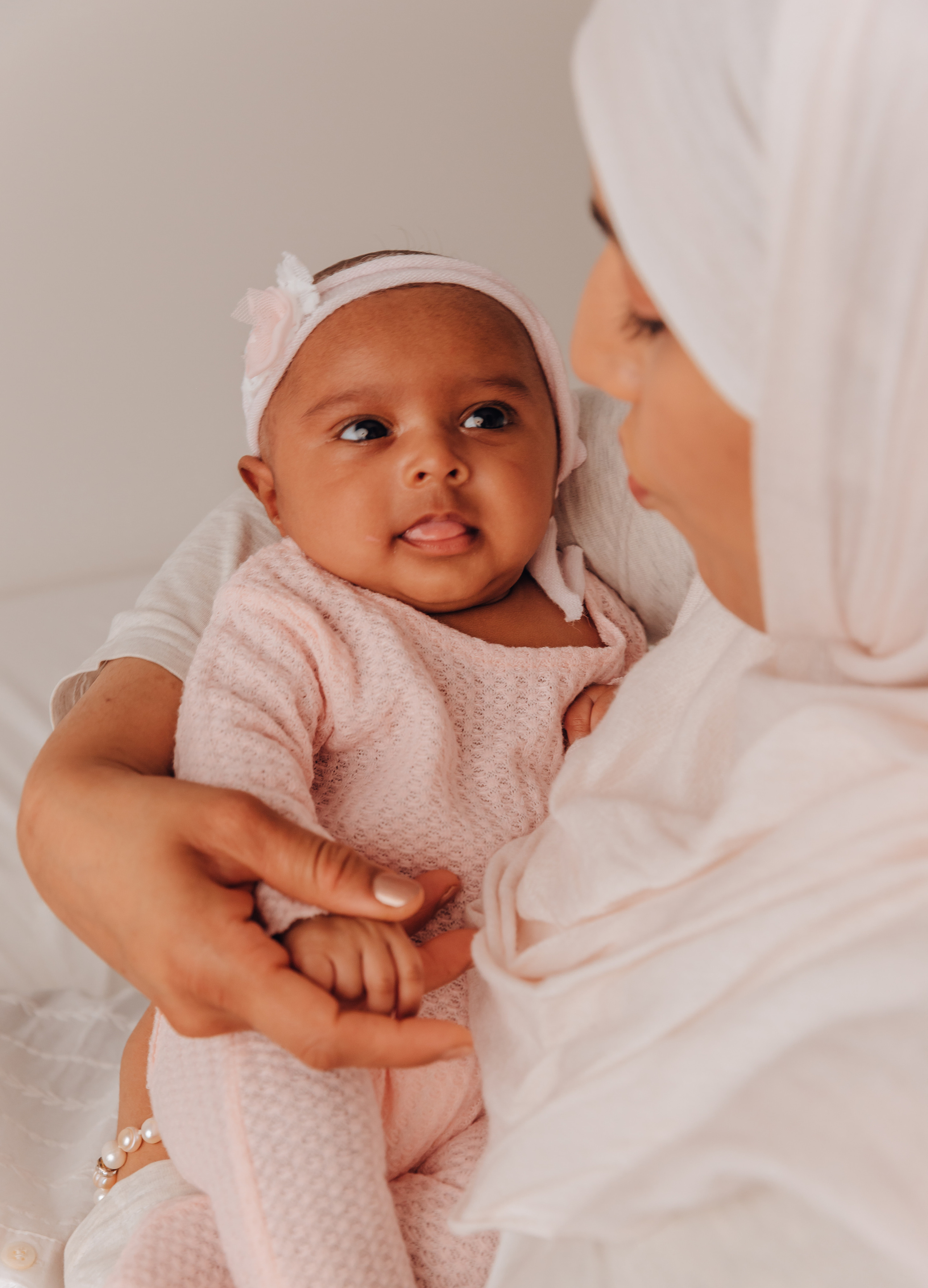 Zwillingsschwestern. Hochzeitsfotograf München Taufe Familienfotograf Tanja Mauke