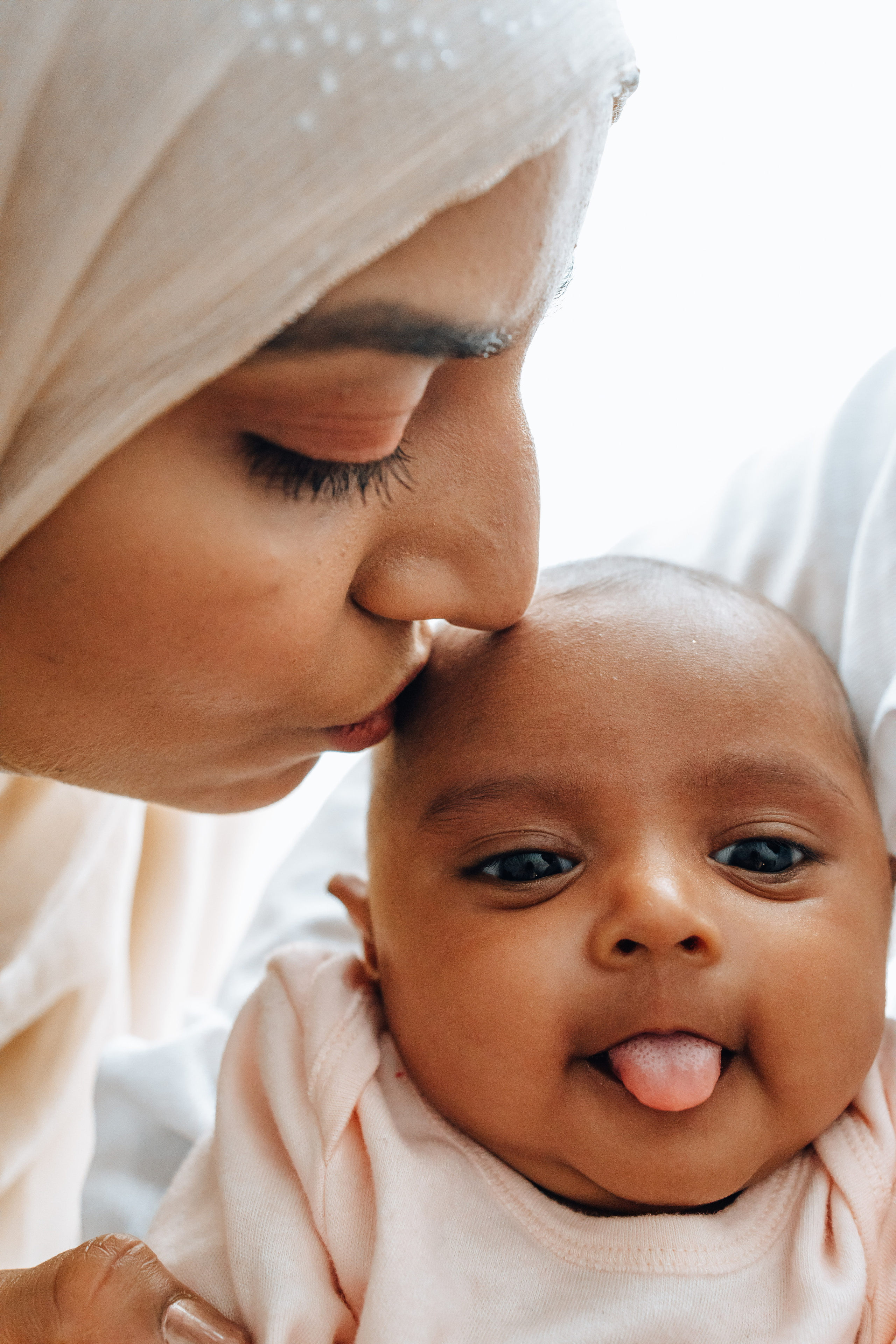 Zwillingsschwestern. Hochzeitsfotograf München Taufe Familienfotograf Tanja Mauke