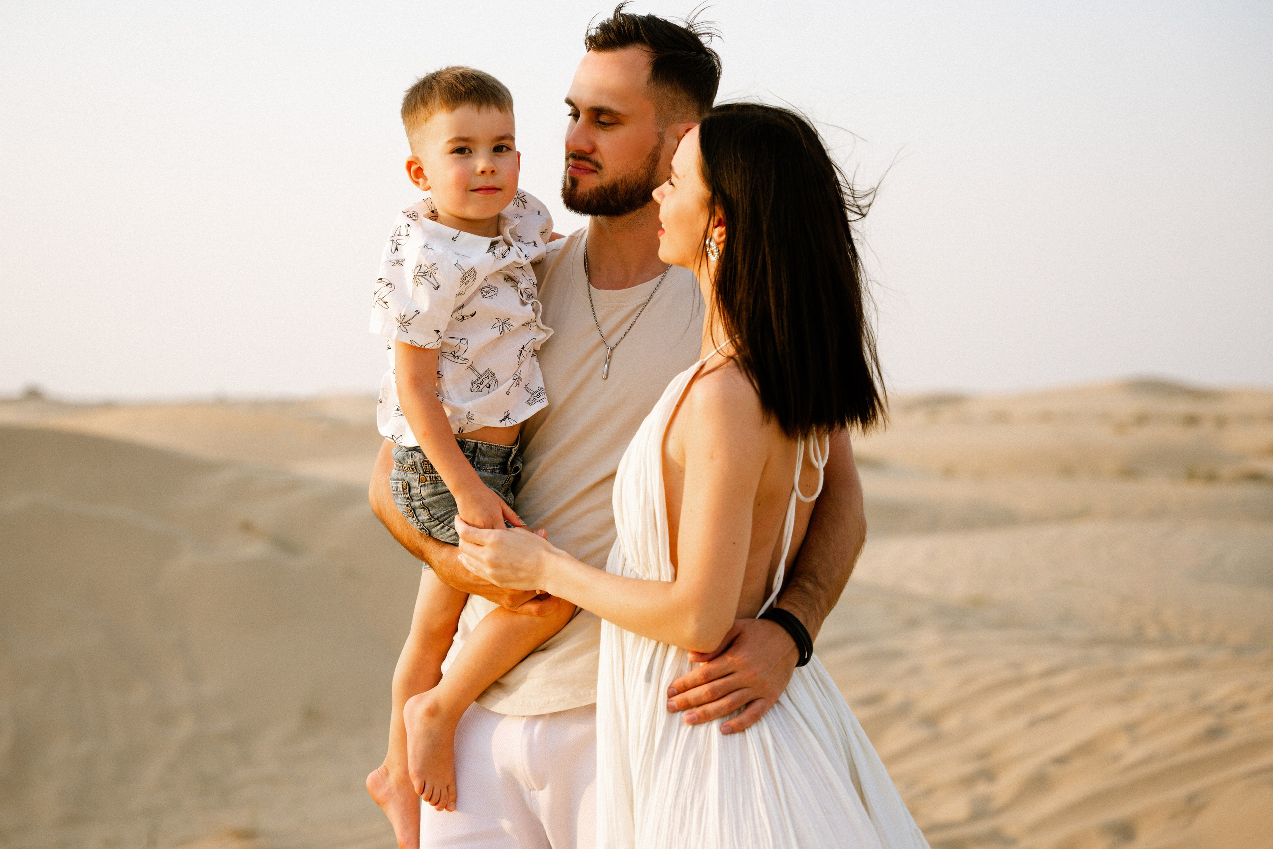 Desert play and fun. Angela Iakovleva — Family Photographer in Dubai