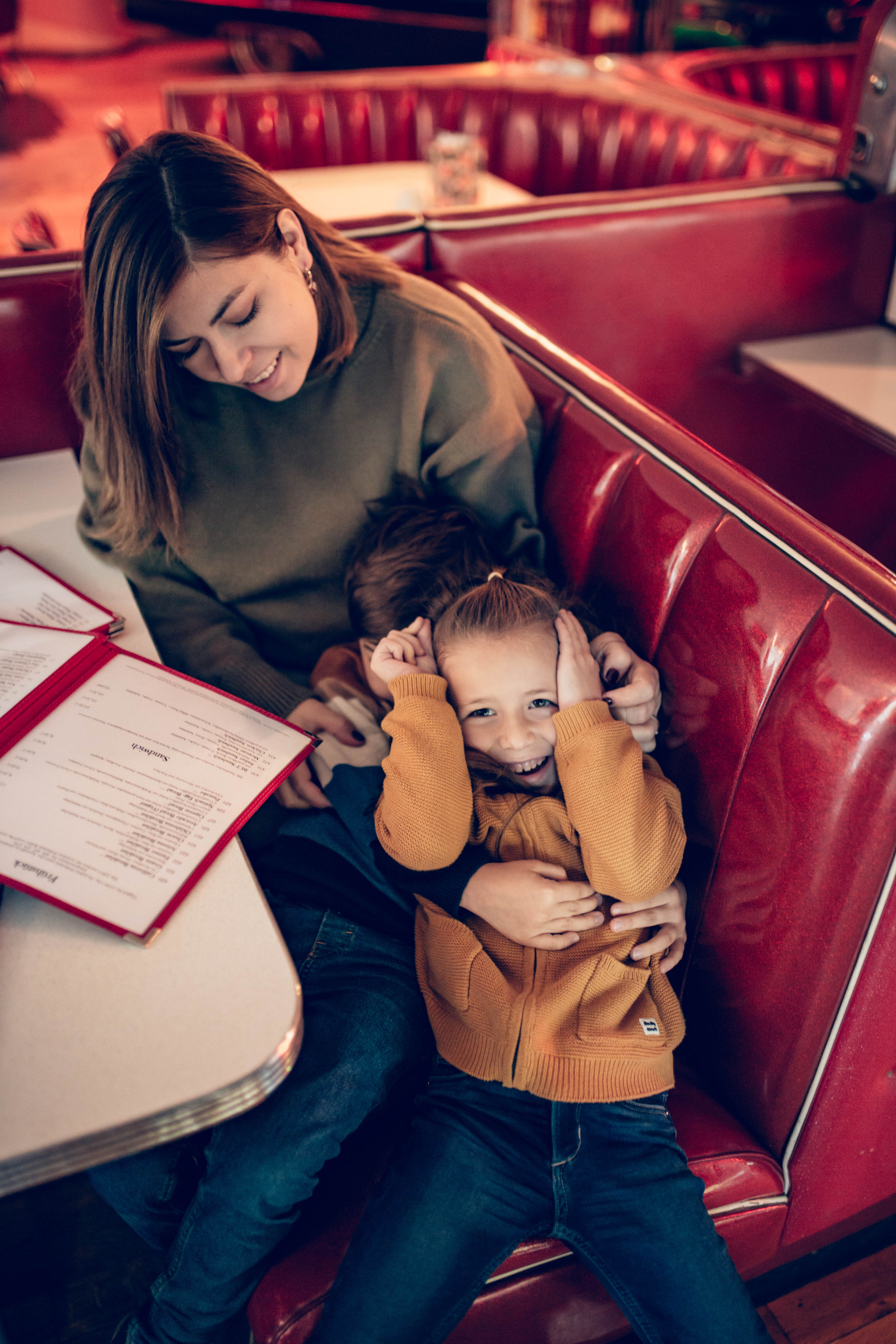 Familienwanderung. Portrait family photographer in Berlin Elena Zakh