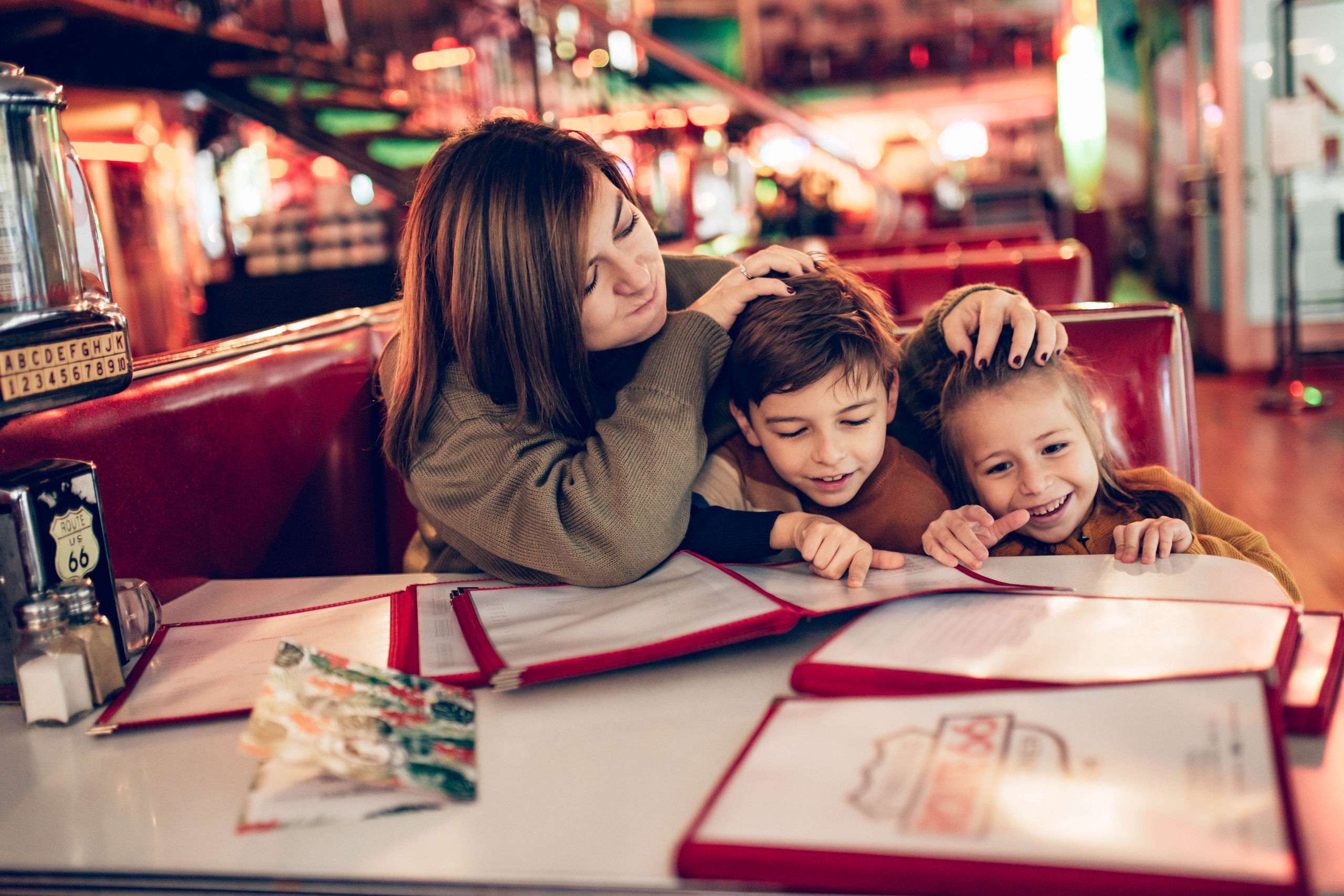 Familienwanderung. Portrait family photographer in Berlin Elena Zakh