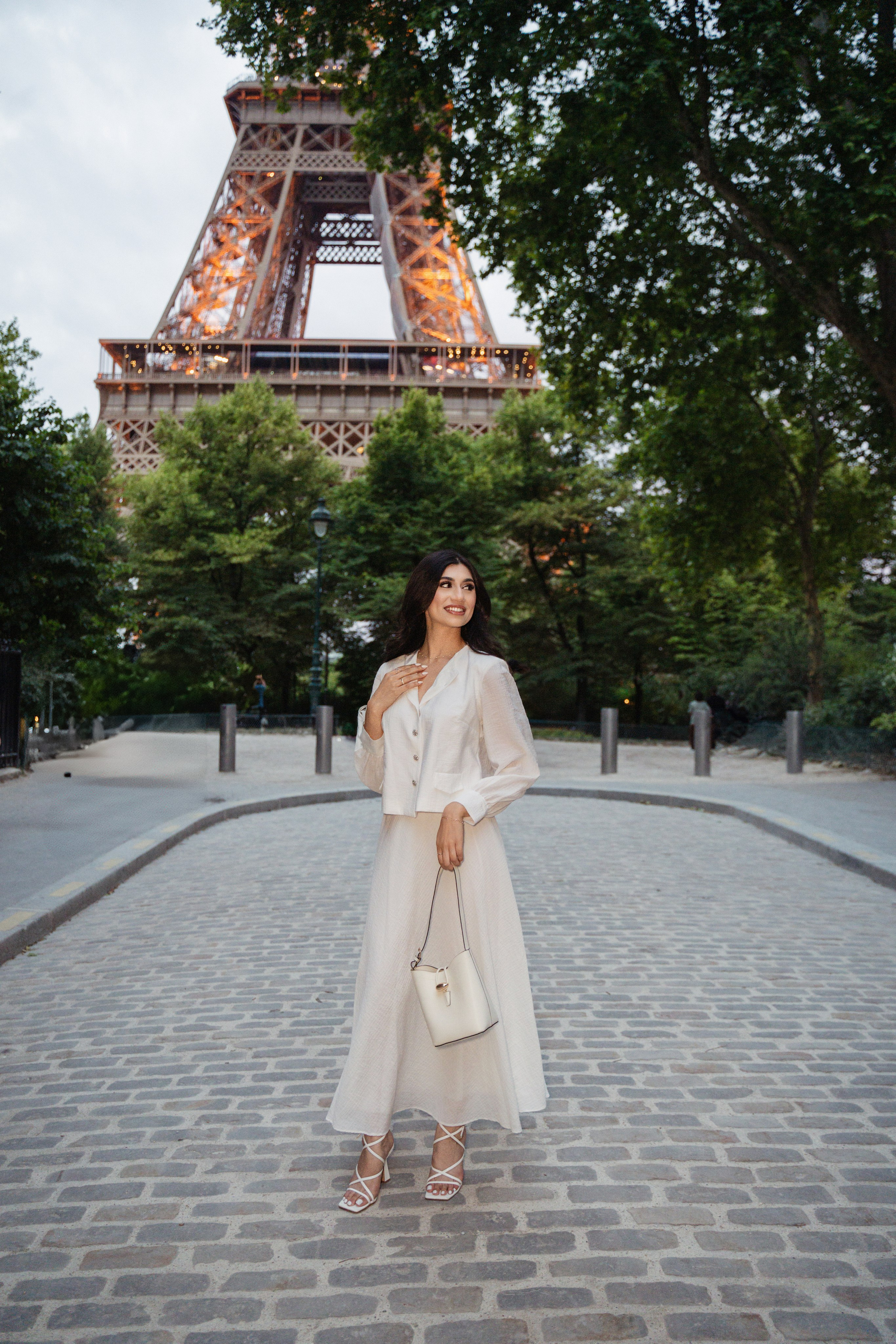 Naila (4 hours). Photographer in Paris|Solo and groups, portraits & content, couples photo-shoot in Paris at the best locations