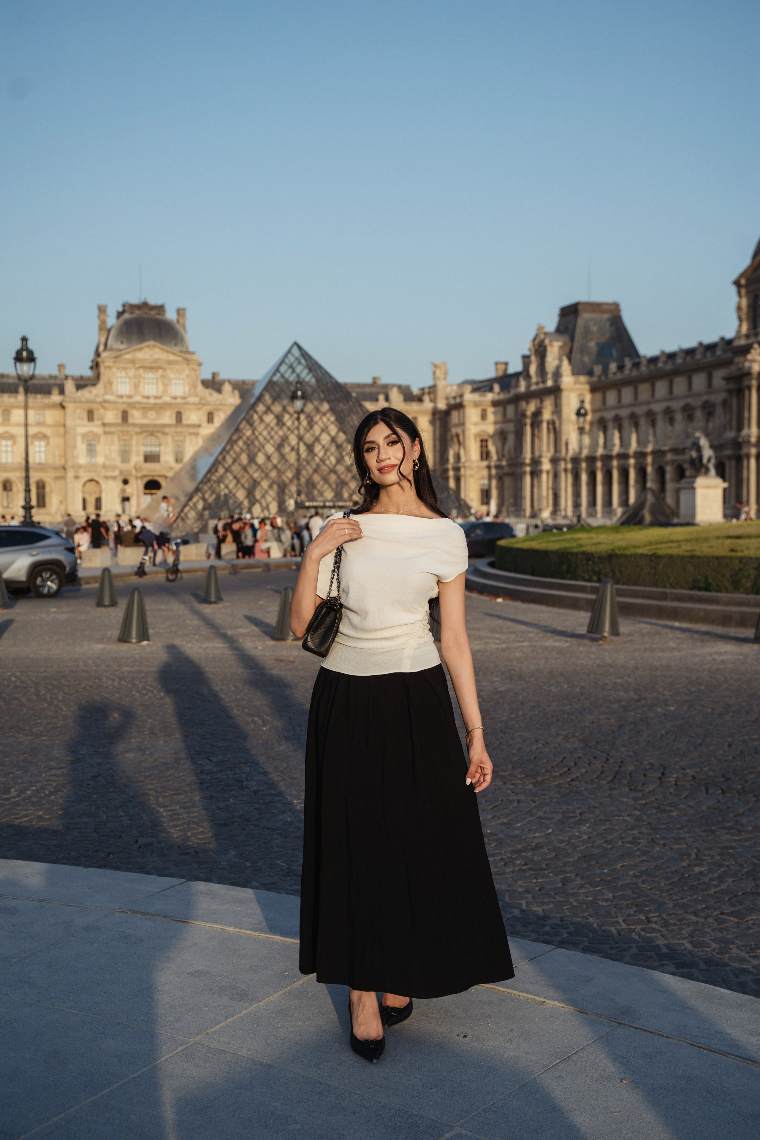 Naila (4 hours). Photographer in Paris|Solo and groups, portraits & content, couples photo-shoot in Paris at the best locations