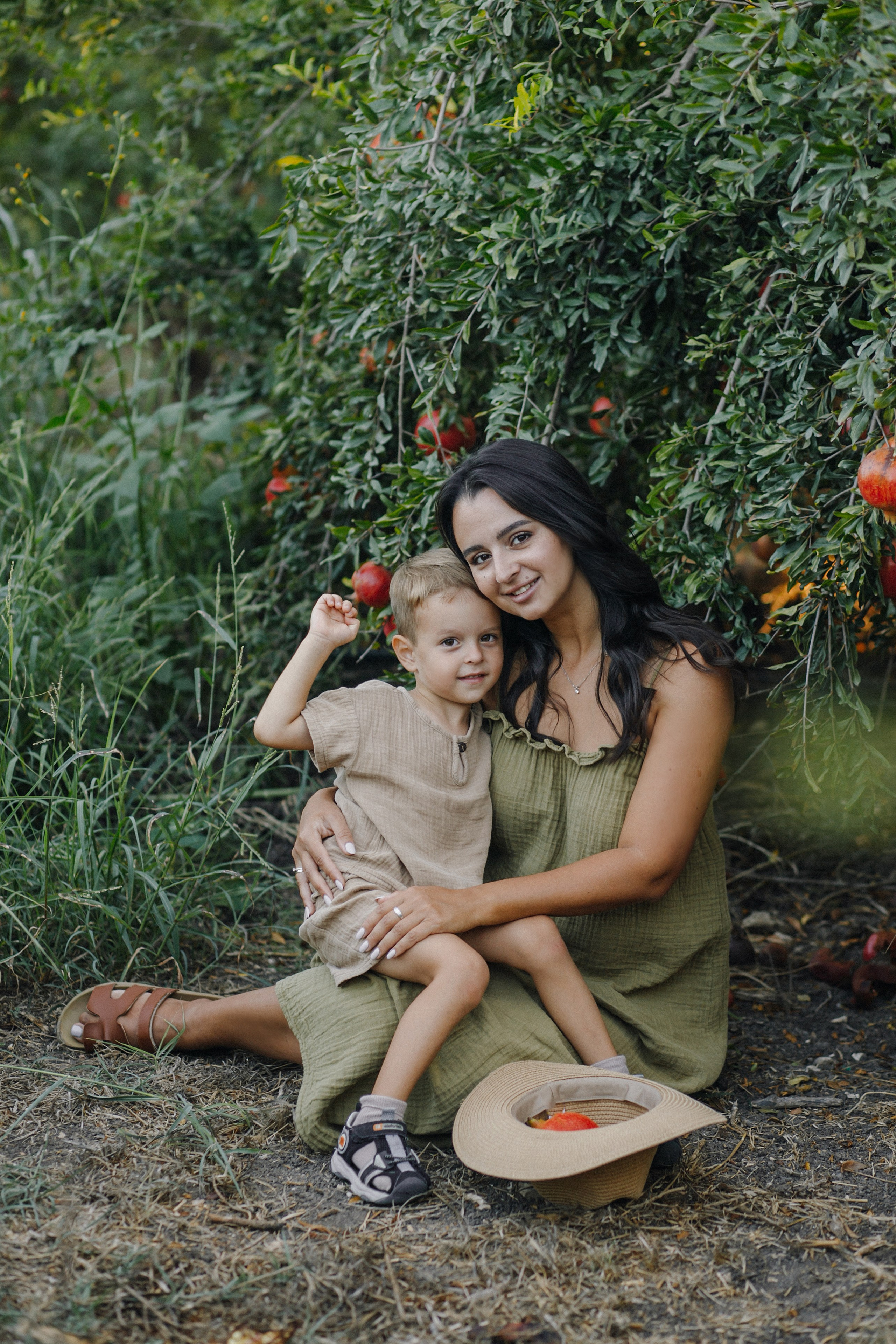 Binyamina garden. Family photographer in Israel