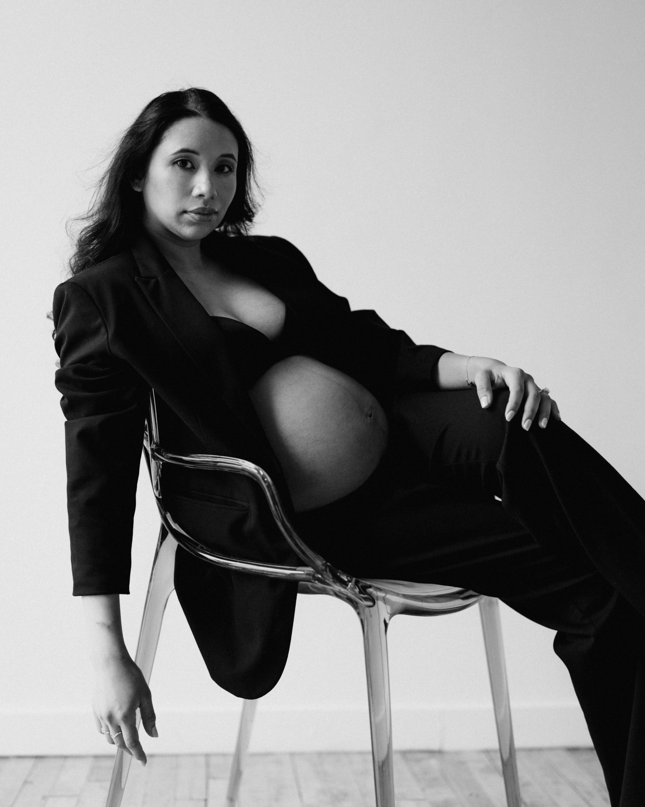 Karen. Modern maternity photographer in Long Island New York