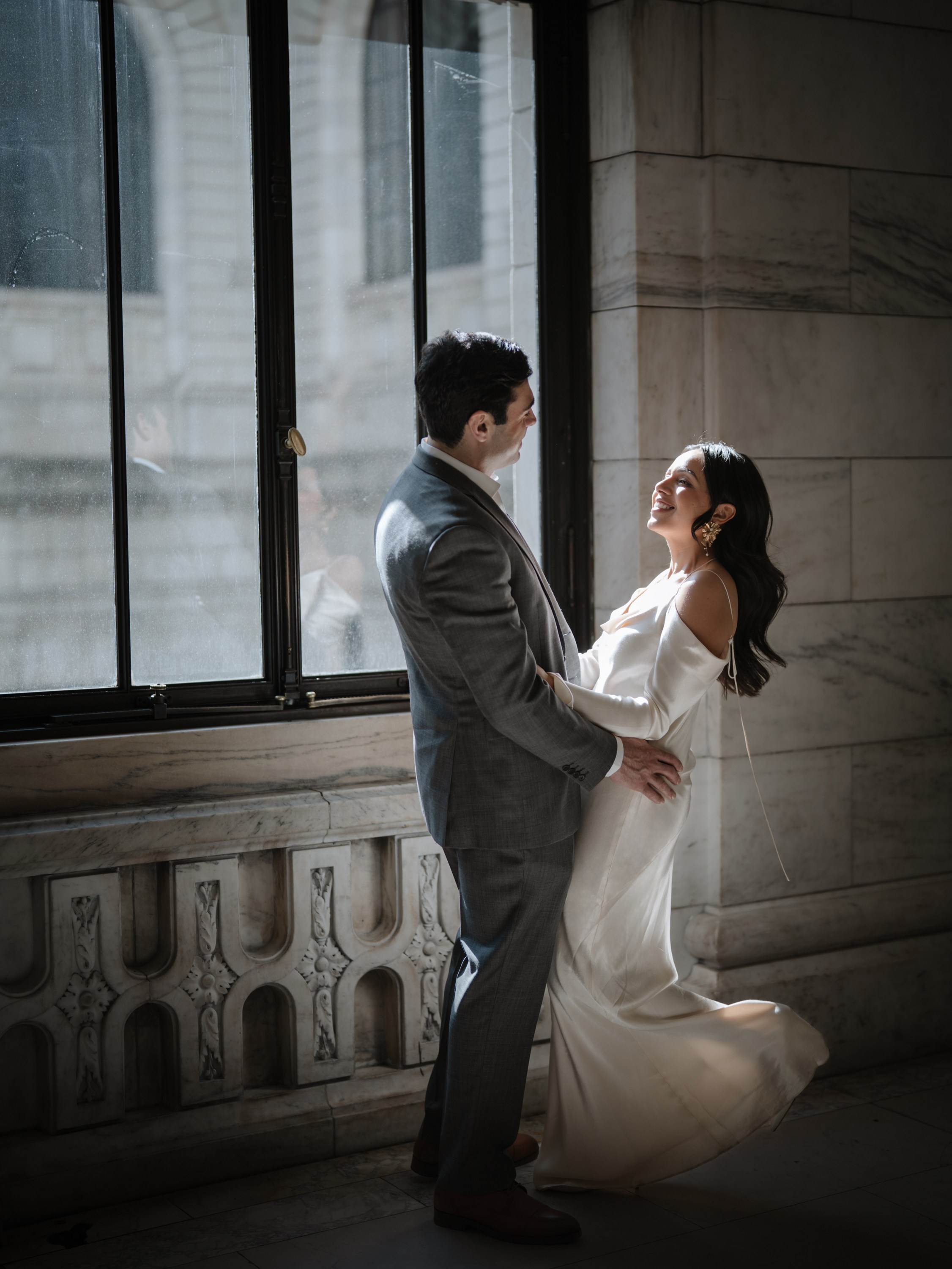 Engagement photo shoot in New York. Portrait and wedding photographer in New York