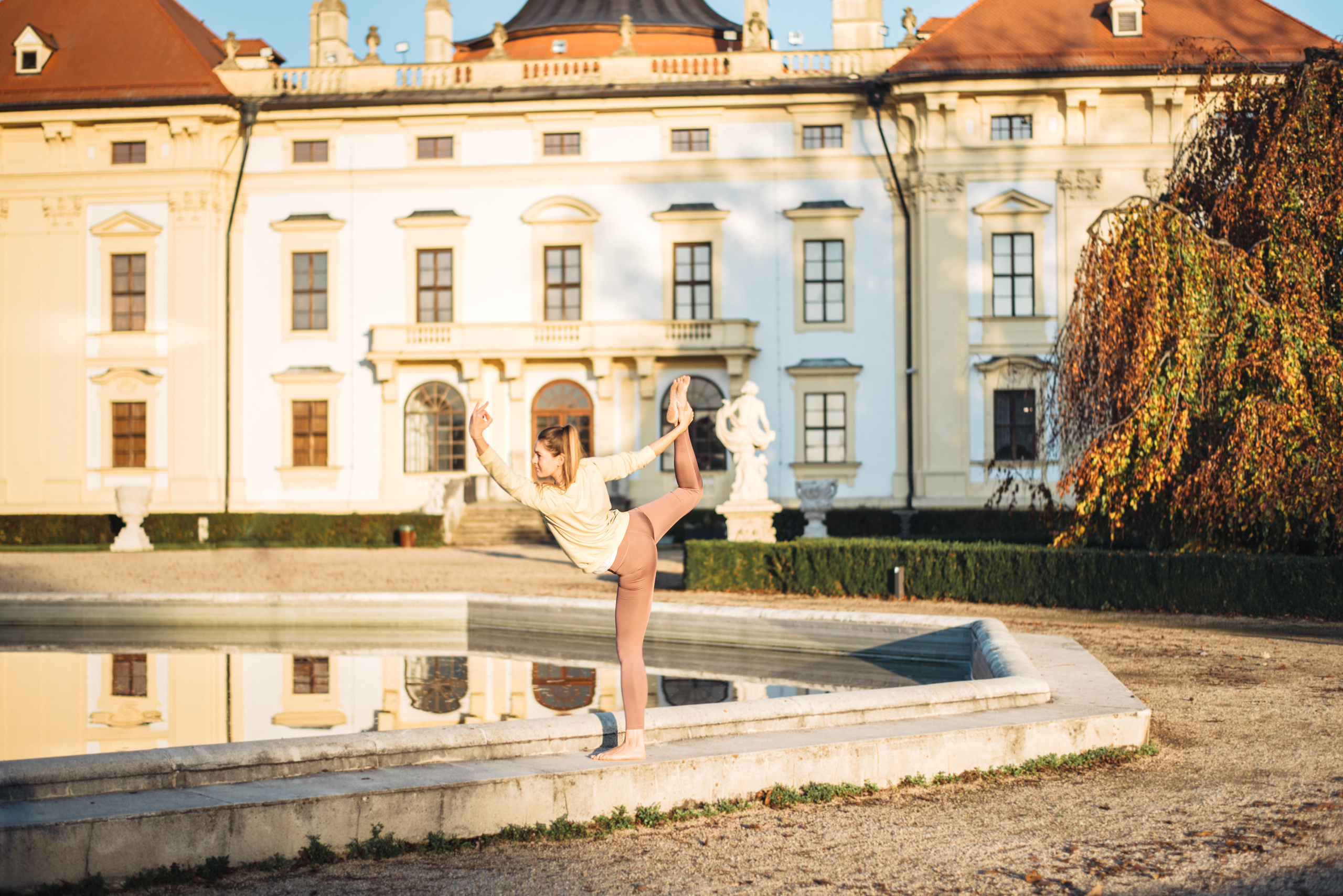 Yoga photographer Lisboa and Czech Republic. Mateřství. Nevýchova. Život v souladu s přírodou. Jóga