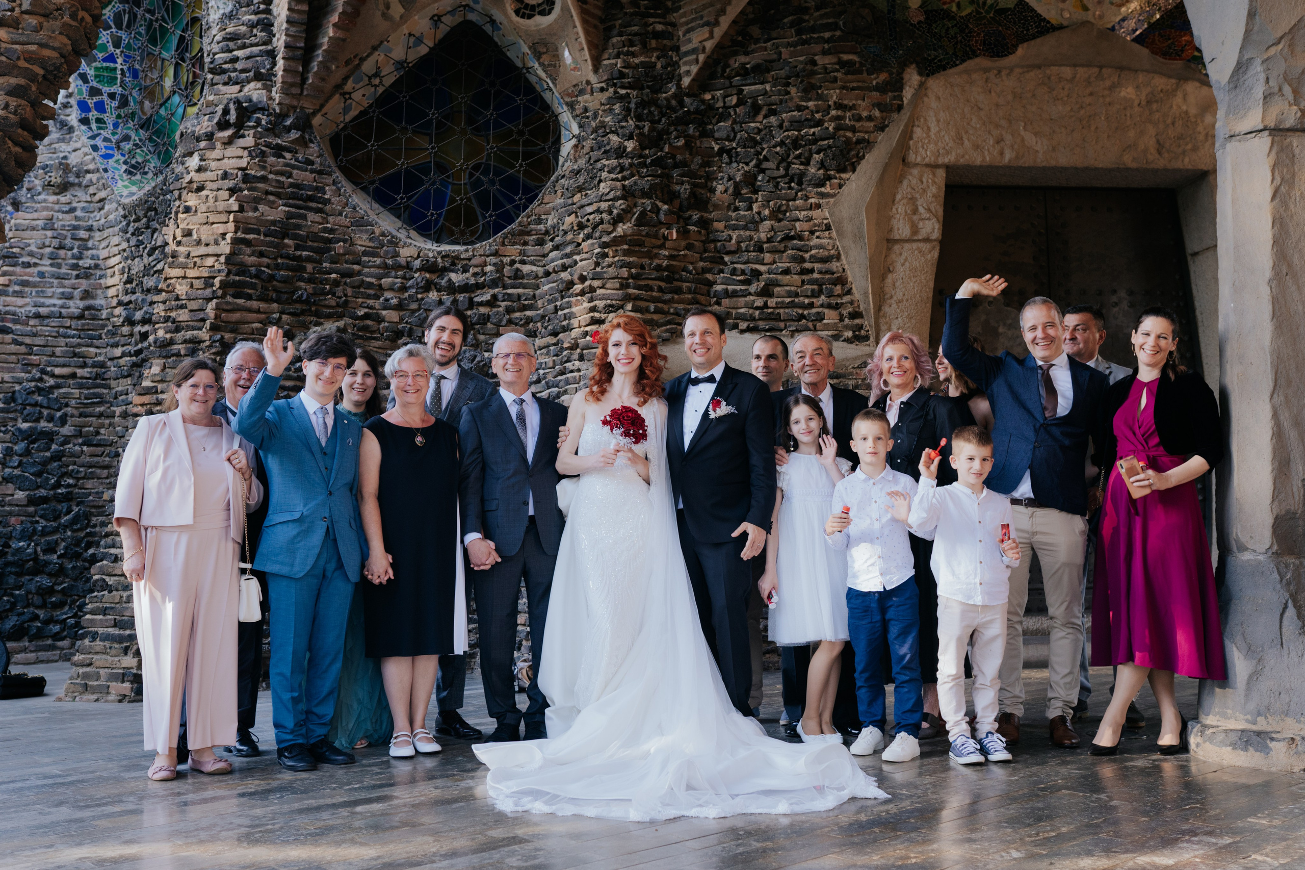 Havie & Isabel — a wedding in Gaudí’s Crypt. DiaFoto Weddings · Premium Destination Wedding Photographer & Videographer in Barcelona