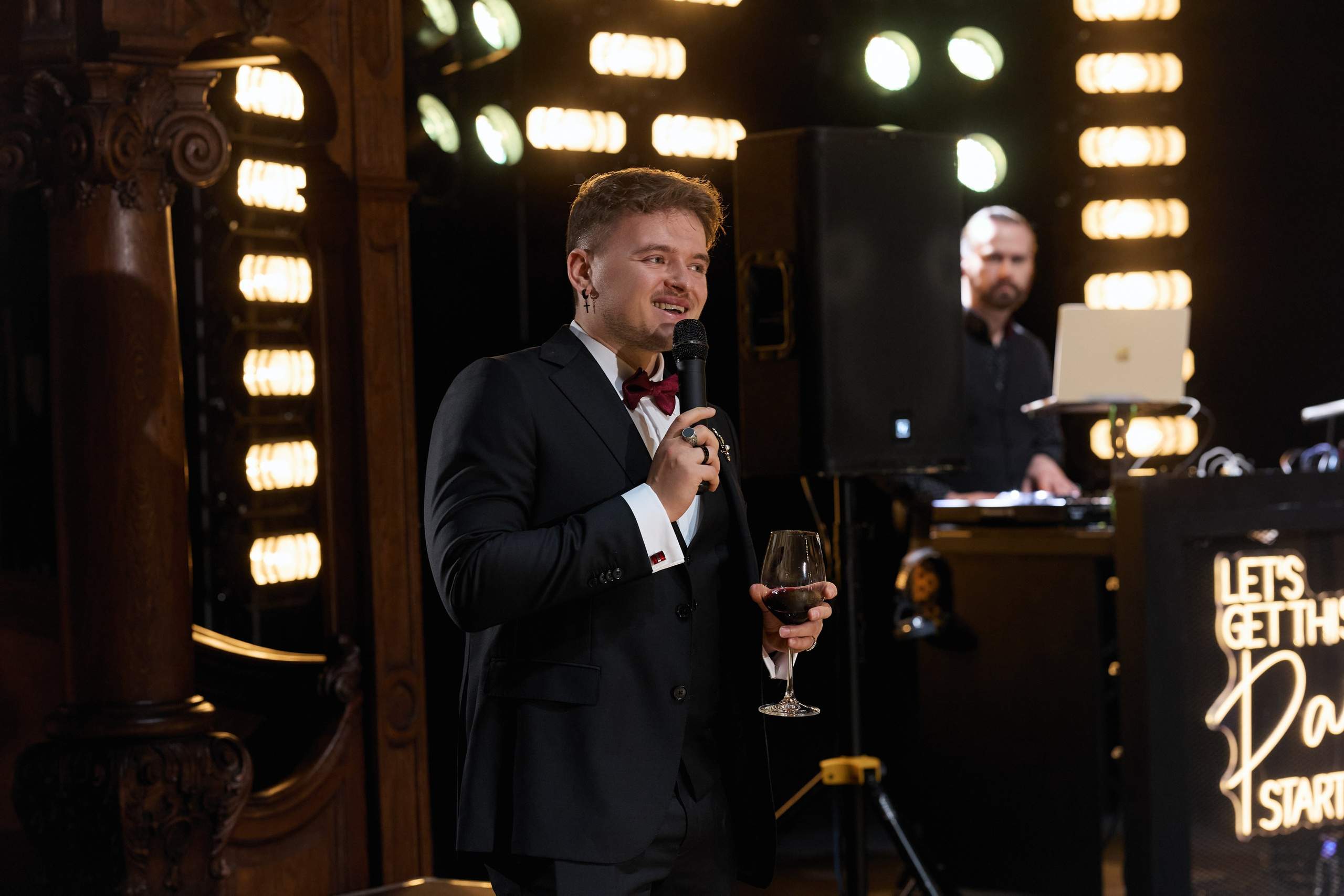 Wiktoria & Kacper. Pałac Goetz. Fotograf ślubny i rodzinny w Krakowie Yana Klymova