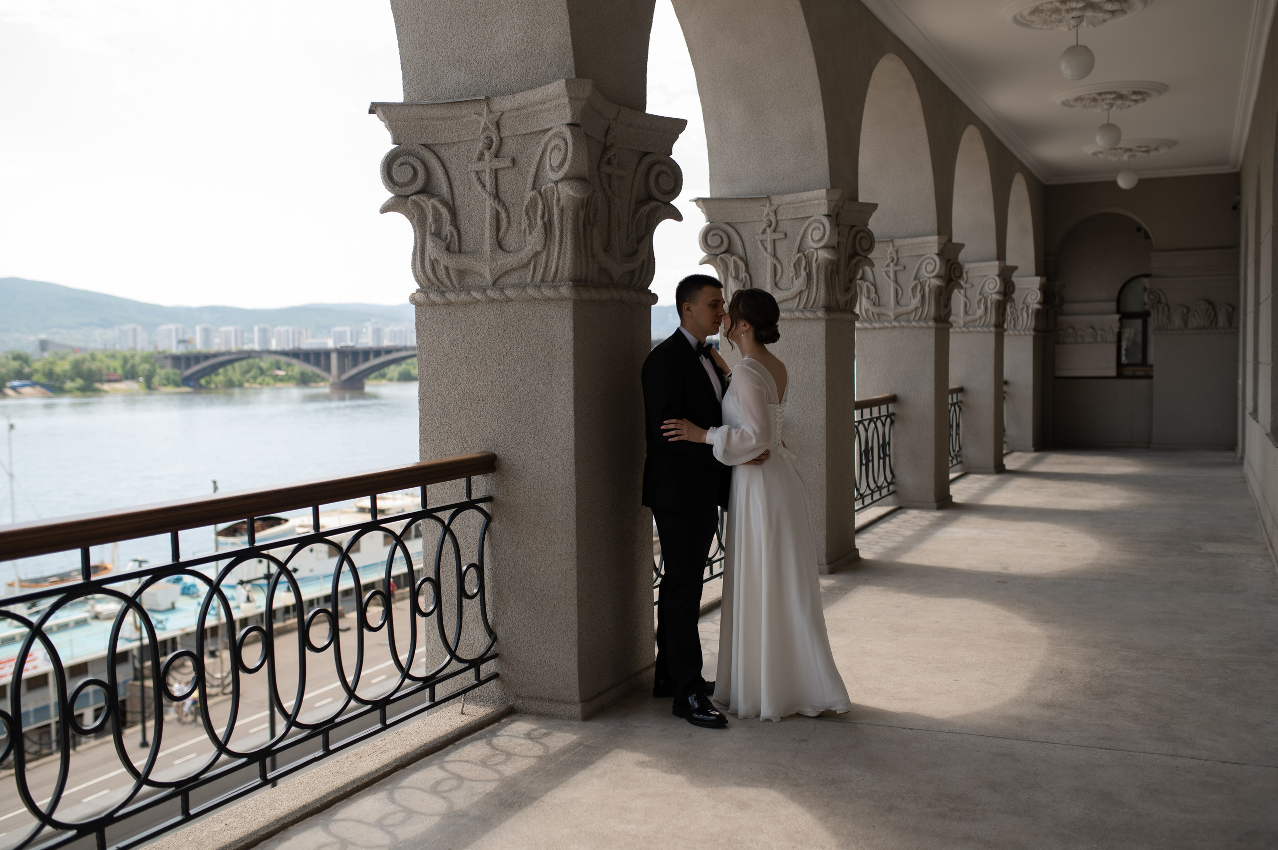 Smile. Wedding and commercial photographer