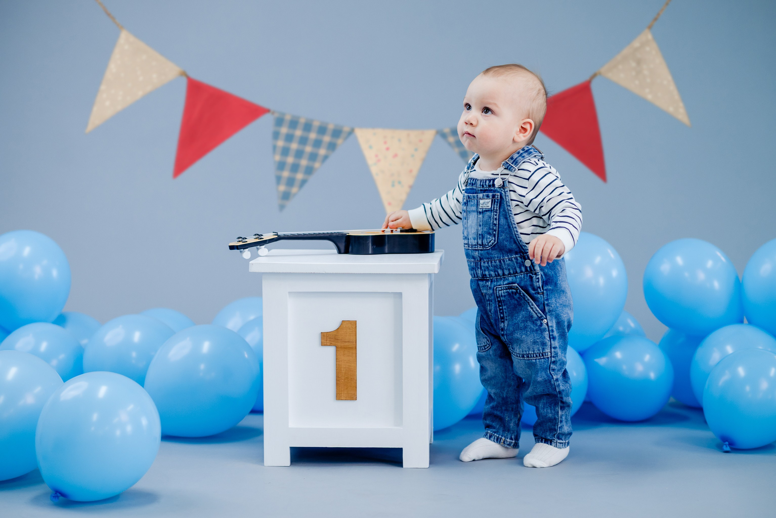 Smash the cake — Aris. The Unseen by Giani Maftei