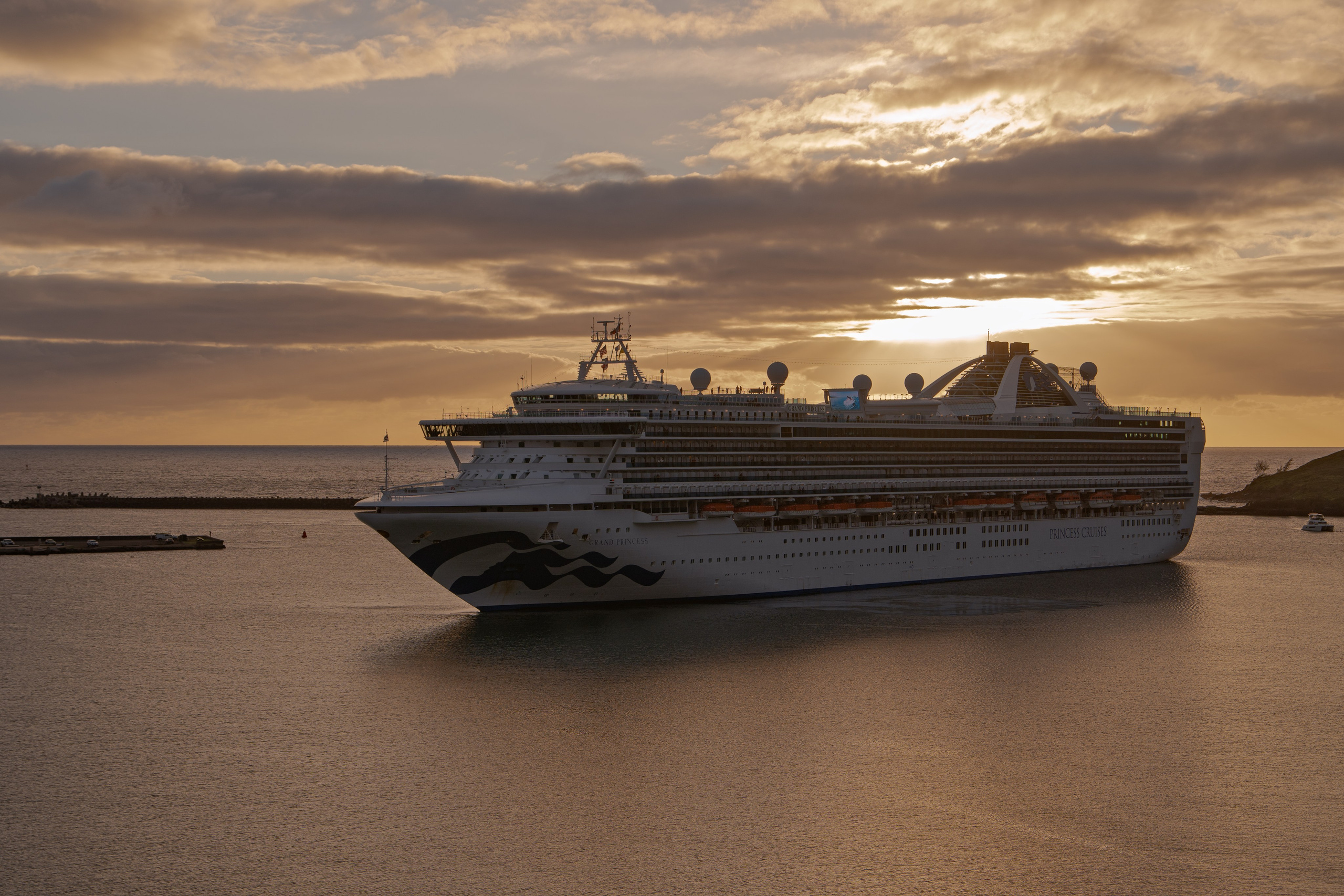 SHIPS. Awards winning photographer in Kauai, Hawaii