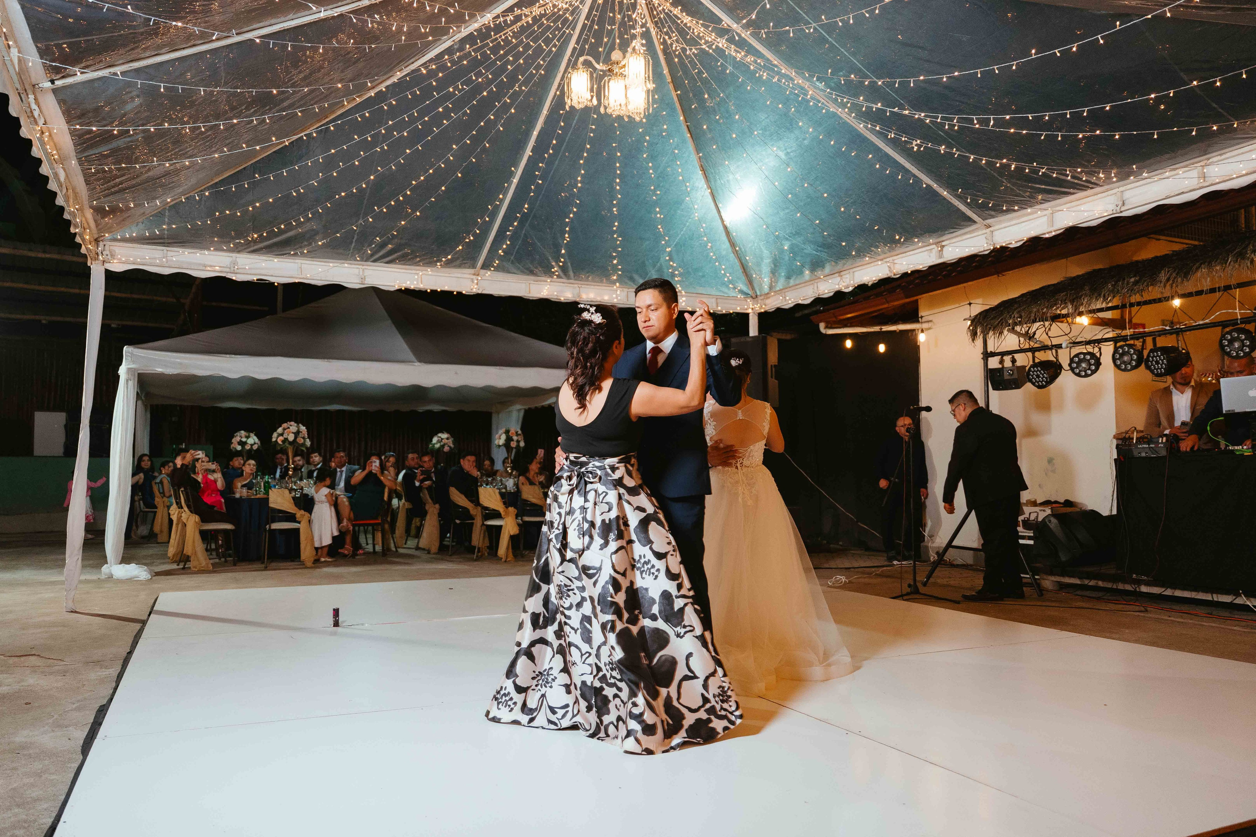 Jennifer y Vladimir. Fotógrafo de bodas en Loja Ecuador | Piero Alvarez PH