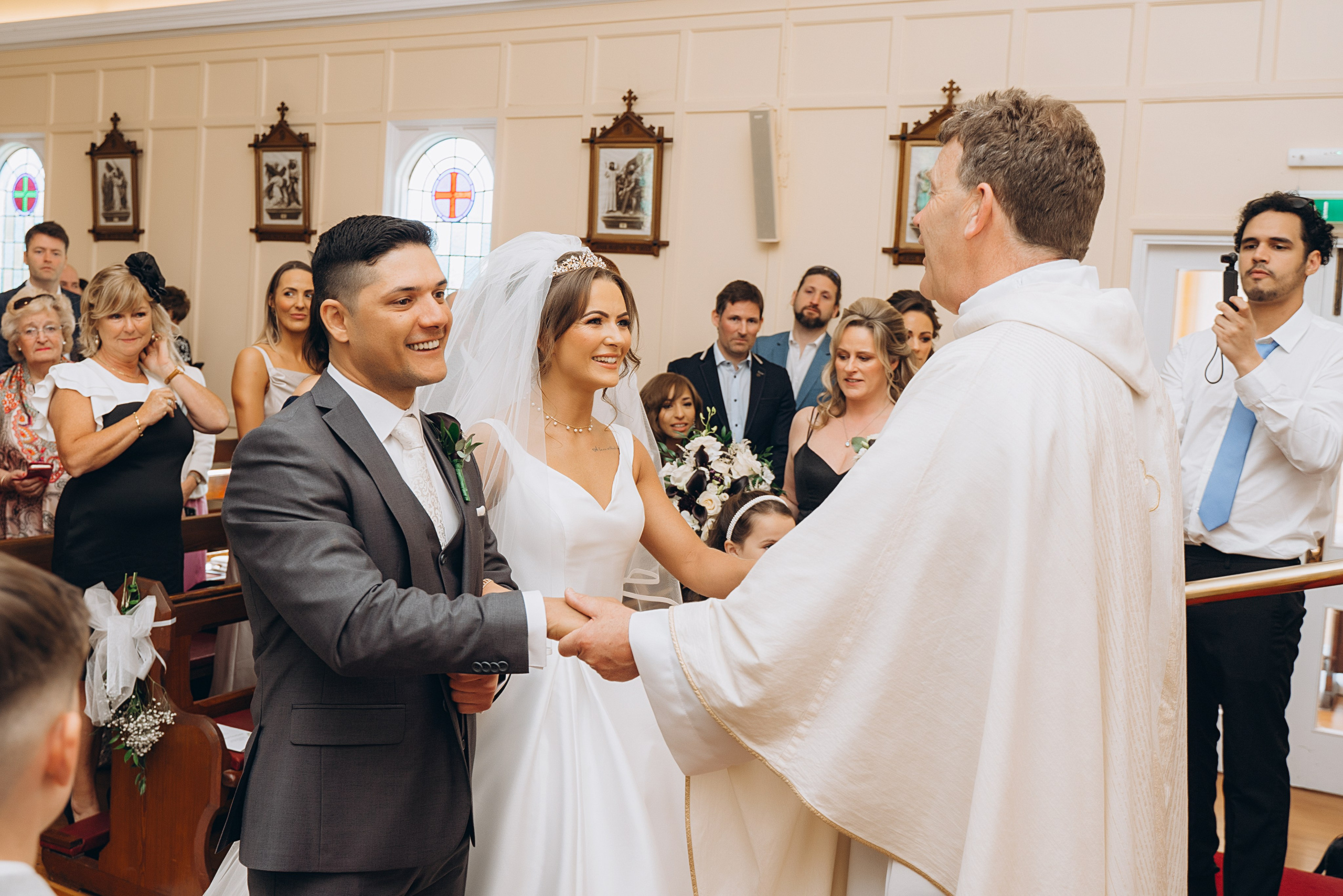 Megan & Oneias. Main