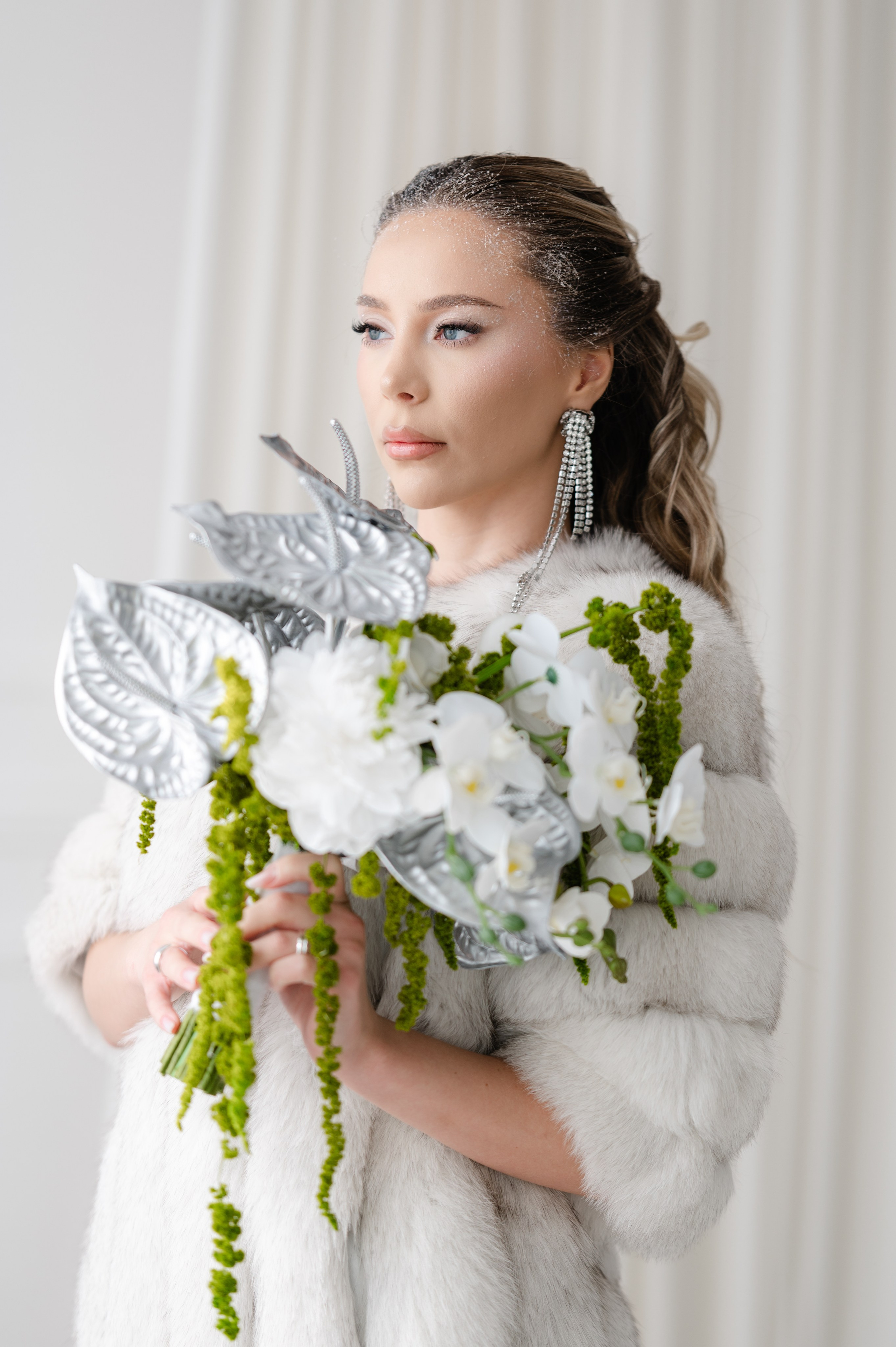 Bride with a concept silver Chrome. Alexandra Hanu Photographer