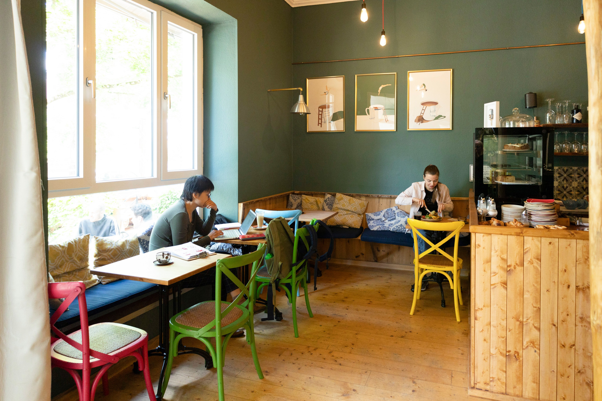 Cafe. Photographer in Munich