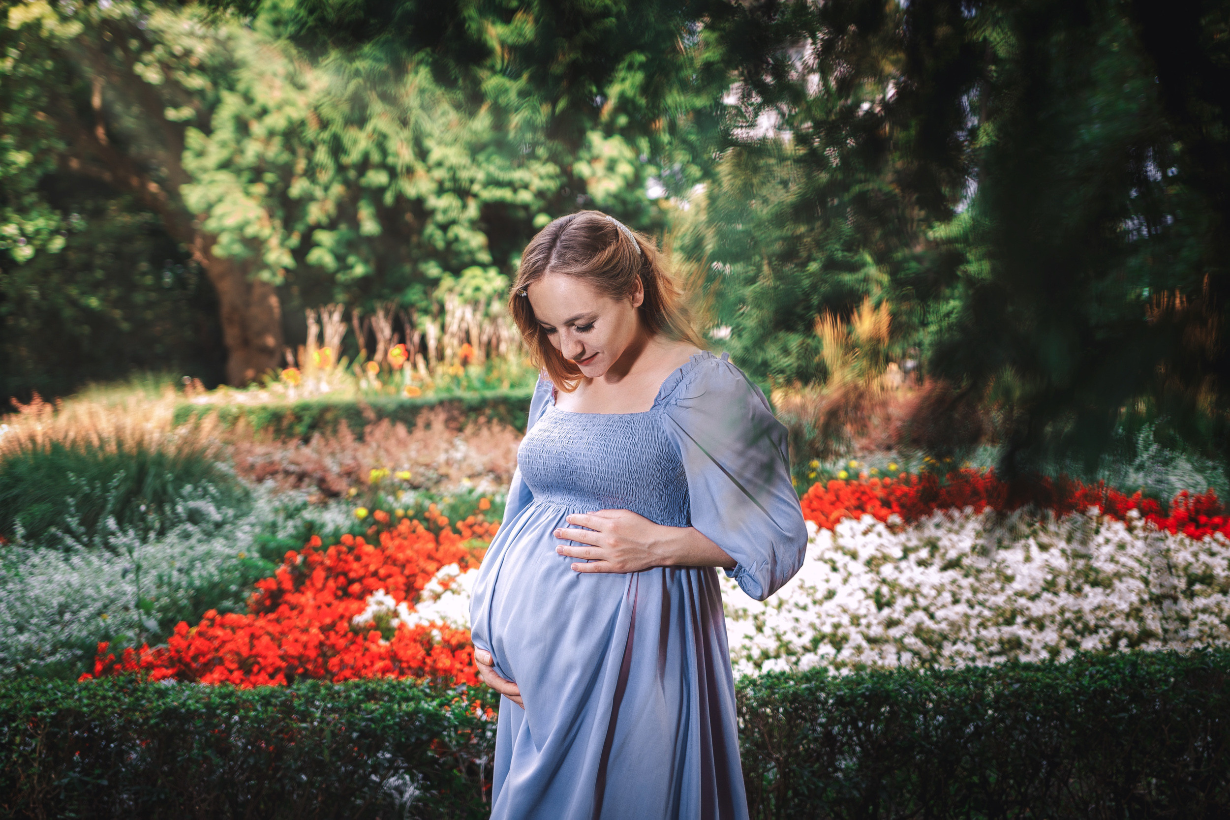 Julia & Krzysztof Pregnancy photoshoot in Outdoor. Dimitri Ilkov Photography — Capturing Life’s Moments in Edmonton, Cana