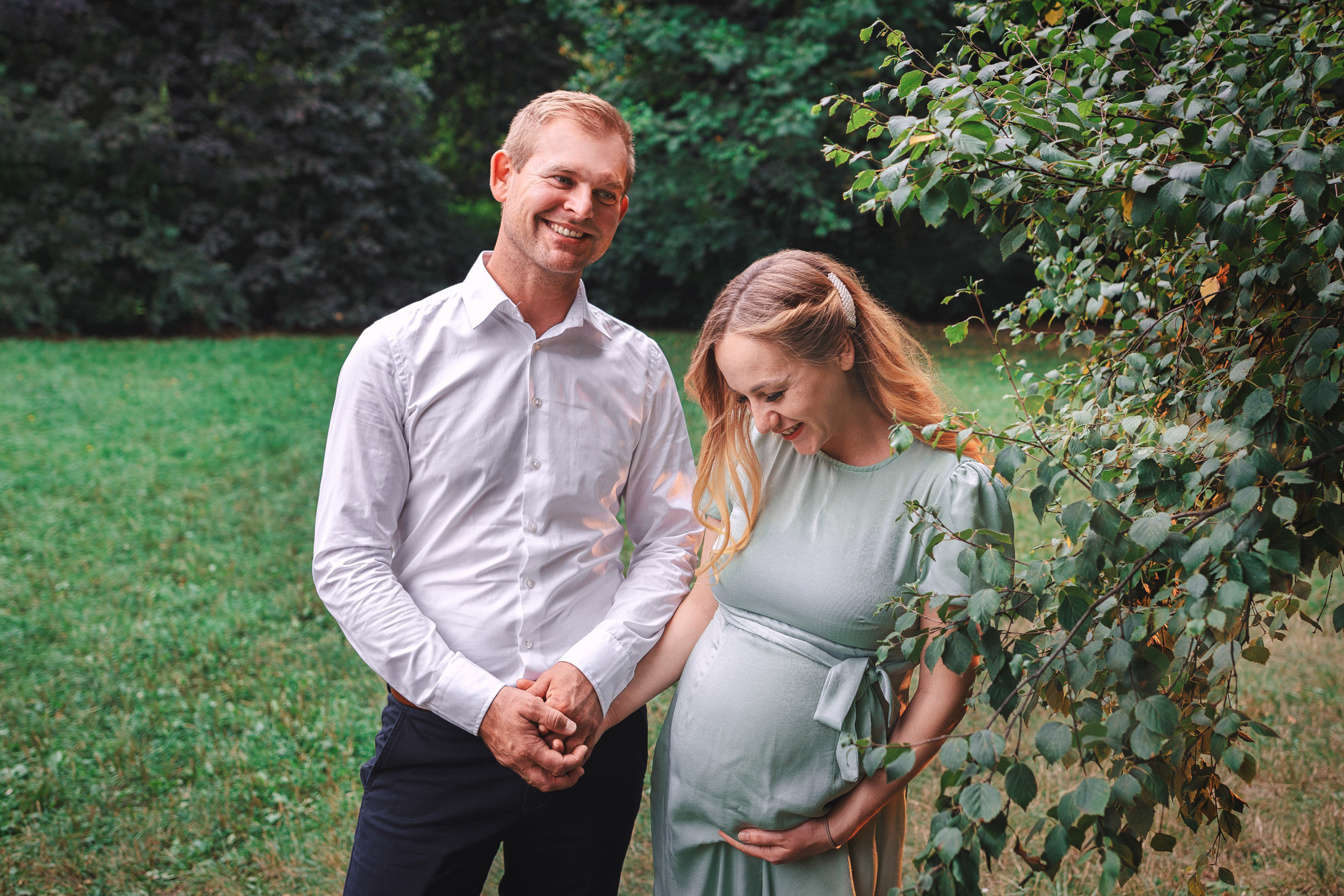 Julia & Krzysztof Pregnancy photoshoot in Outdoor. Dimitri Ilkov Photography — Capturing Life’s Moments in Edmonton, Cana