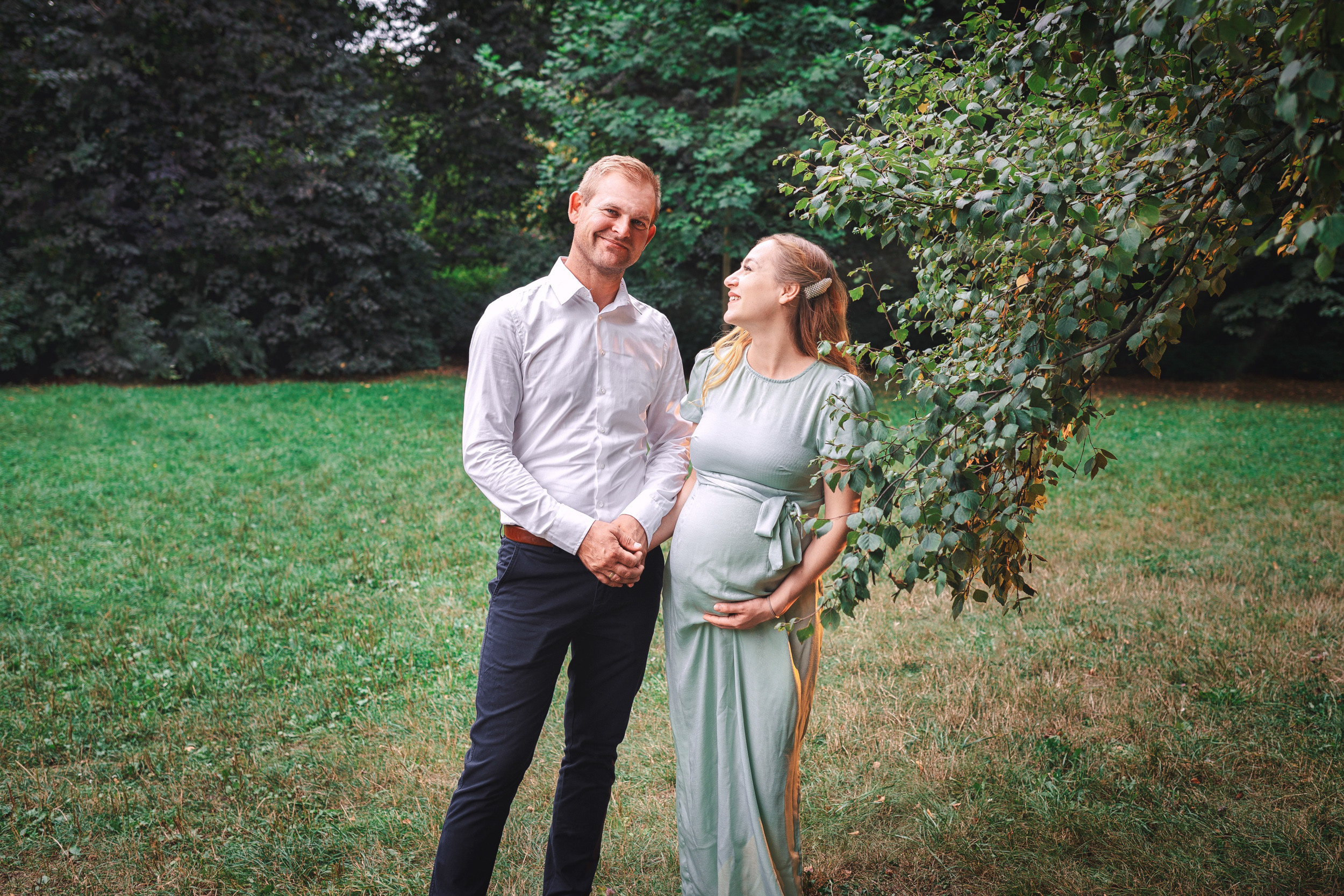 Julia & Krzysztof Pregnancy photoshoot in Outdoor. Dimitri Ilkov Photography — Capturing Life’s Moments in Edmonton, Cana