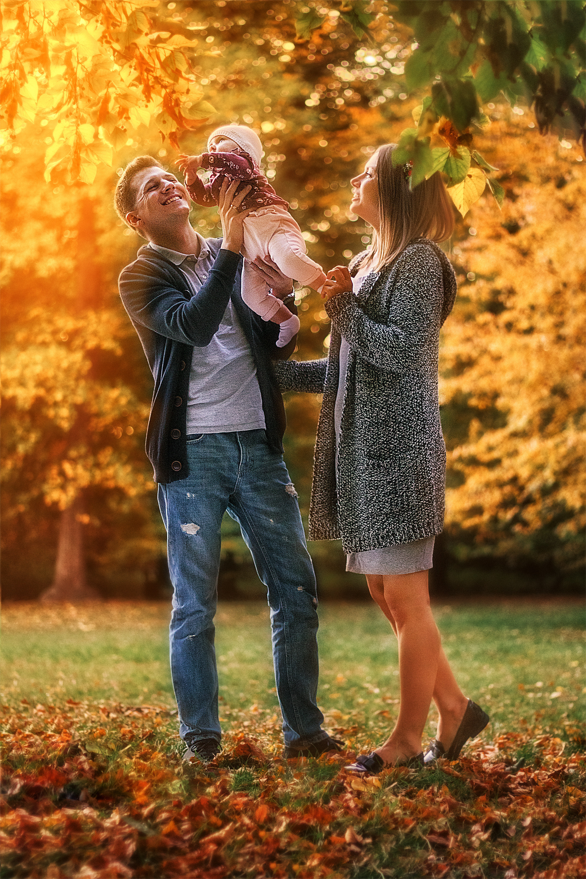 Family portrait with autumn foliage backdrop outdoor photo session, Dimitri Ilkov photography, Edmonton