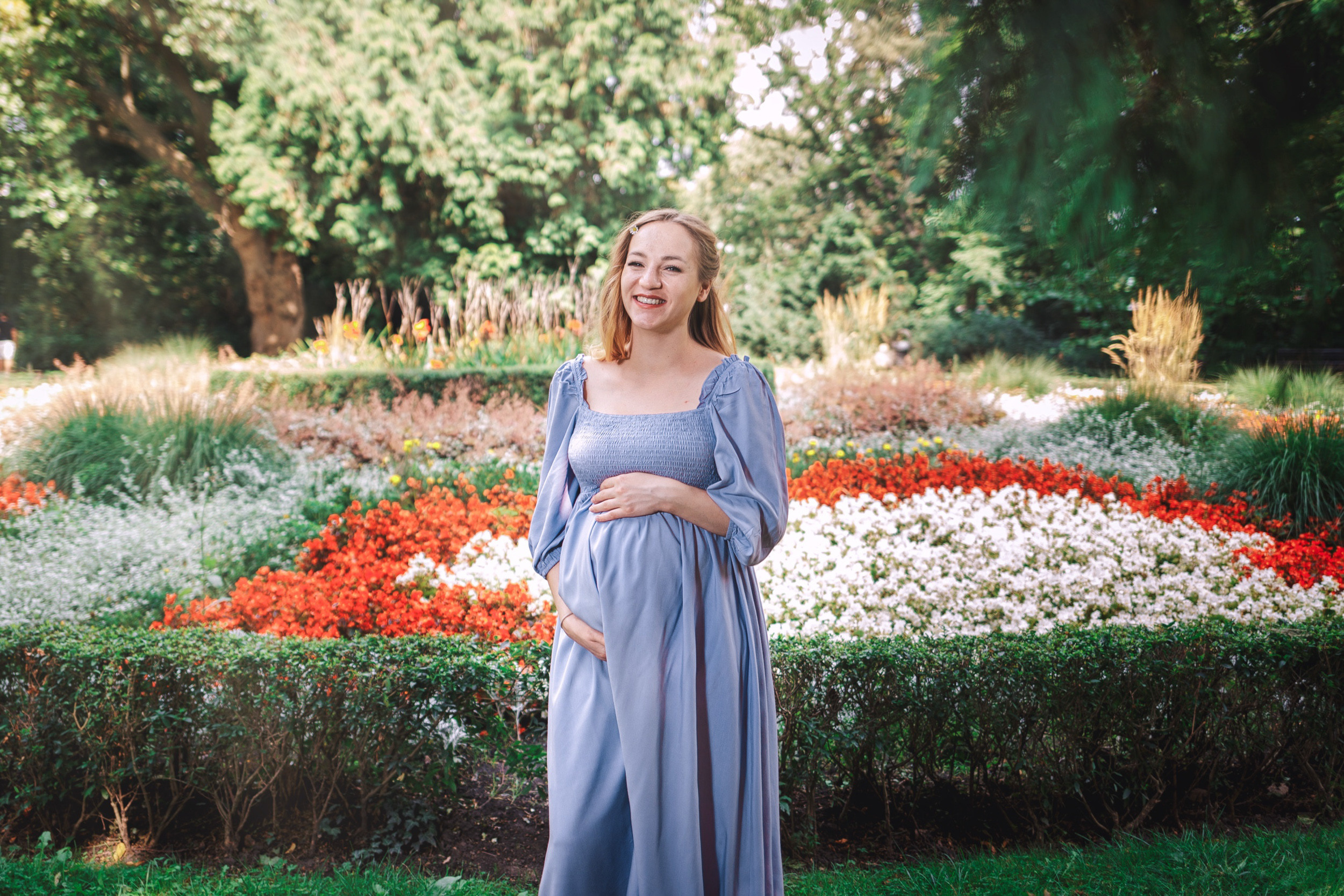Julia & Krzysztof Pregnancy photoshoot in Outdoor. Dimitri Ilkov Photography — Capturing Life’s Moments in Edmonton, Cana