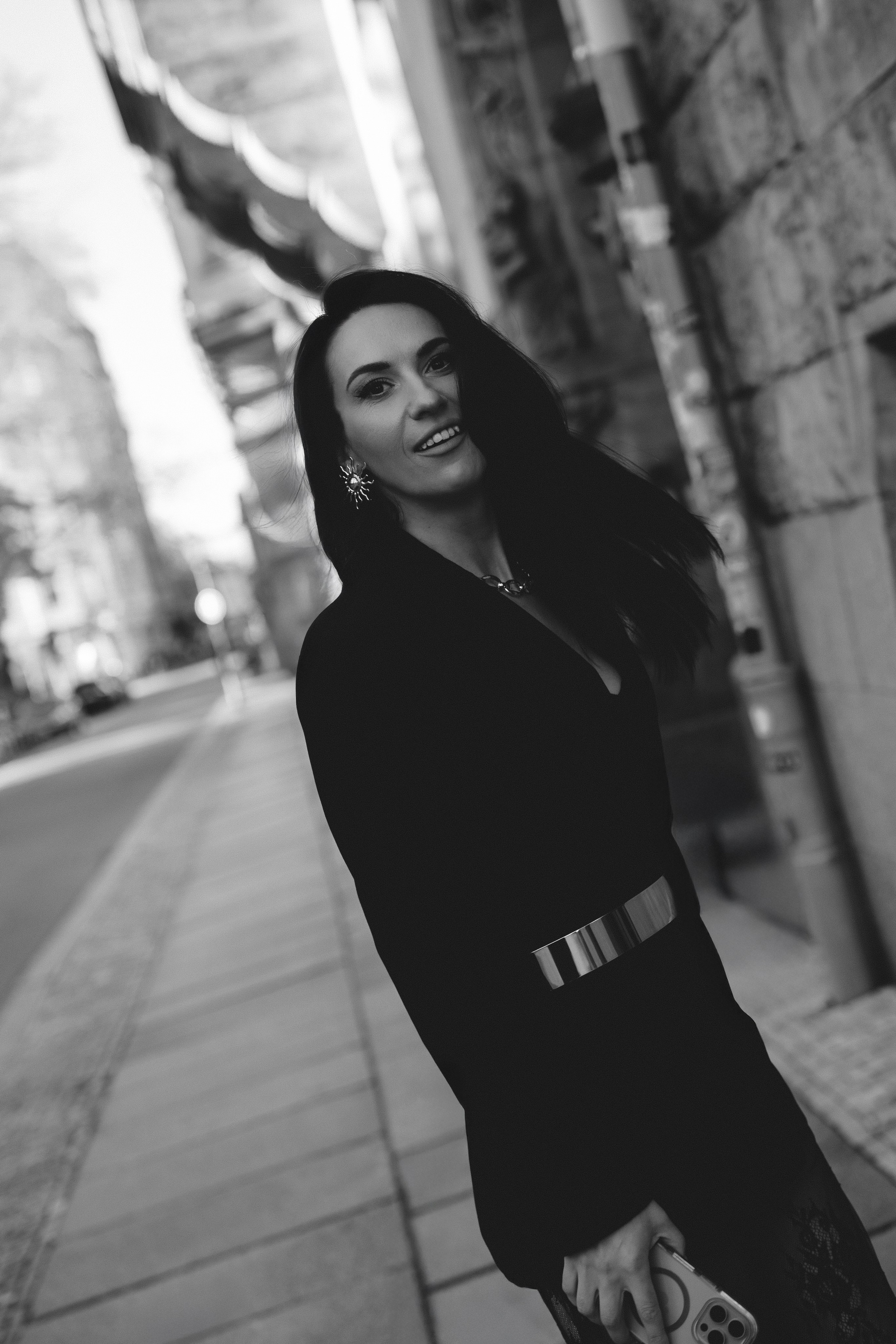 Black&White City Portrait. Elegant Woman in a black Suit. Kristina Kozheltsova- Soulful Portrait&Lifestyle&Love Story Photographer in Leipzig, Germany