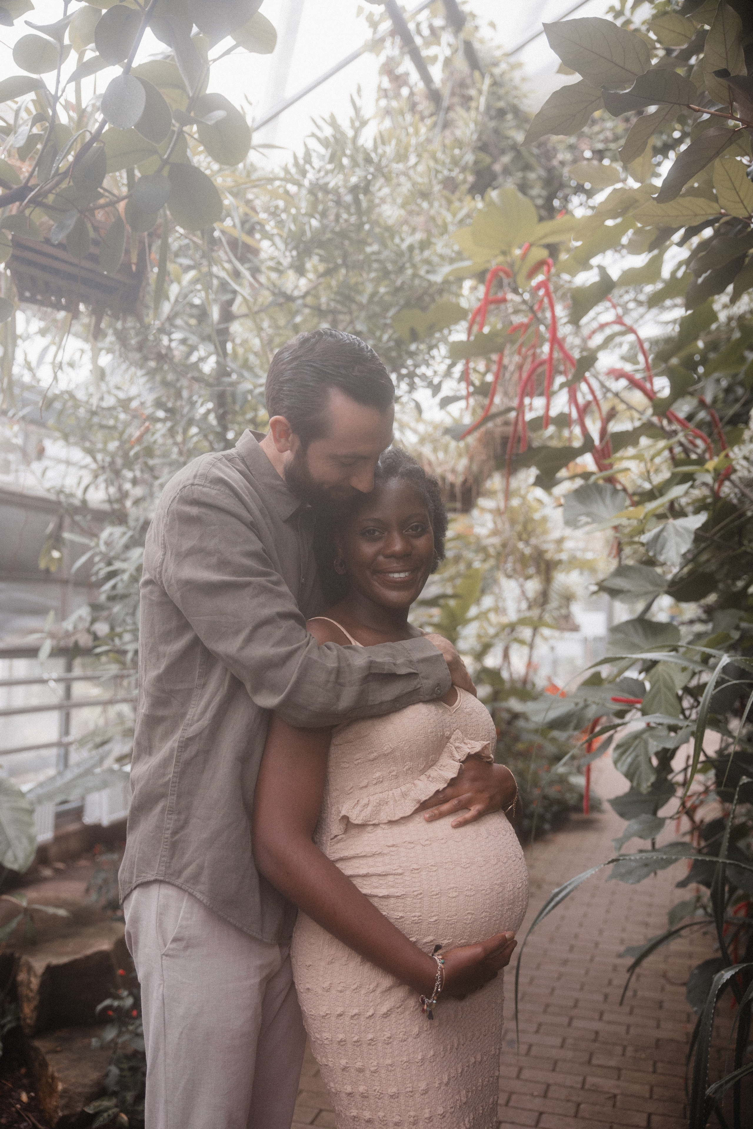 Babybauch Shooting im Botanischen Garten Bochum | Reiche Fotografie. Hochzeitsfotografin Bochum | Halyna Reiche Fotografie NRW