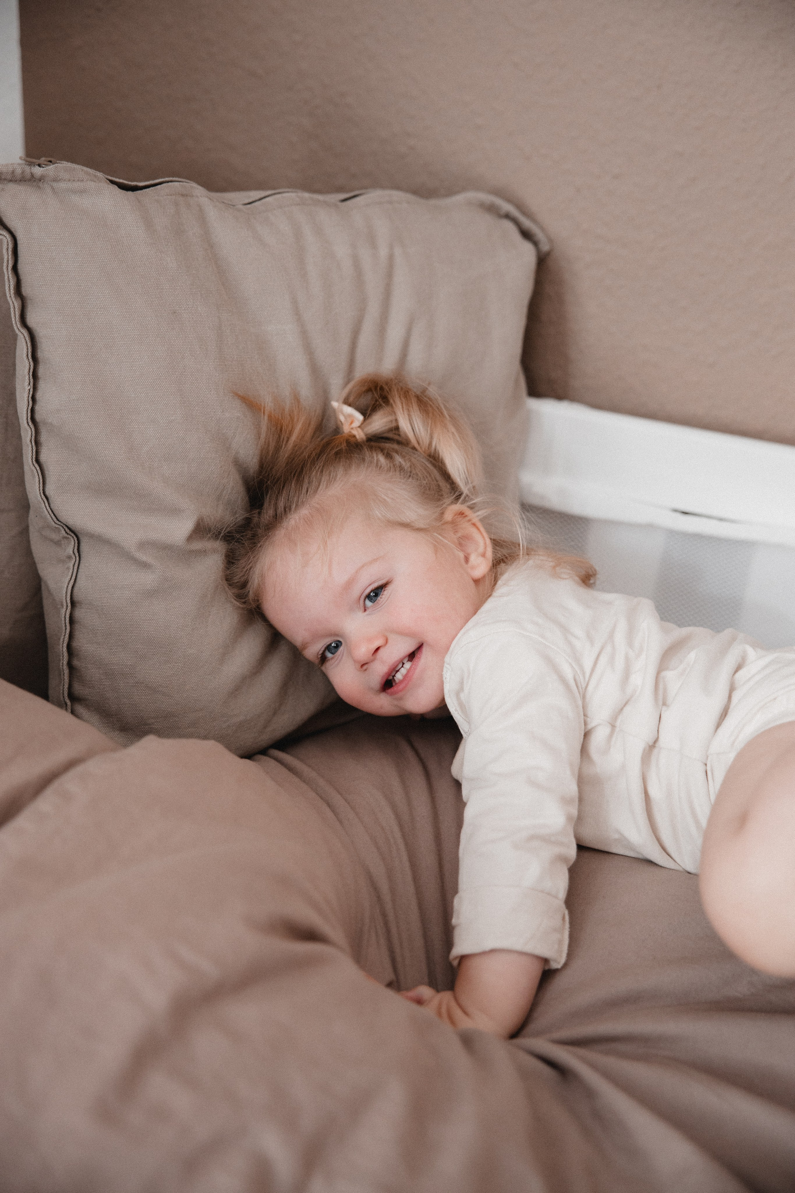 Neugeborenenfotos Zuhause. Hochzeitsfotografie |Hochzeitsfotograf Bochum | Hochzeitsfotograf Dortmund | Hochzeitsfotograf Essen | Hochzeitsfotograf Ruhrgebiet