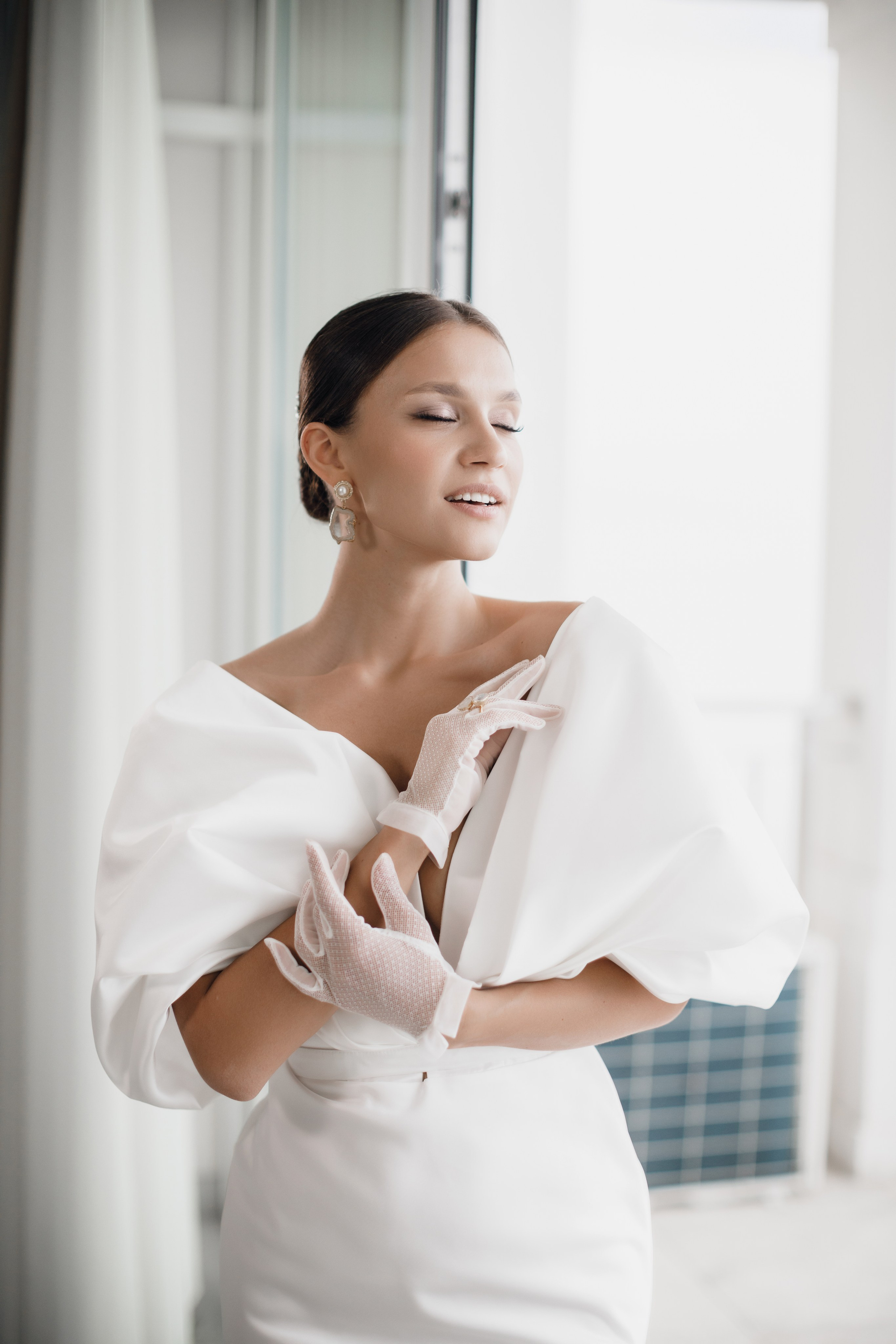 Bride’s morning photoshoot by Alice Bell. Alice Bell — Wedding photographer in New York