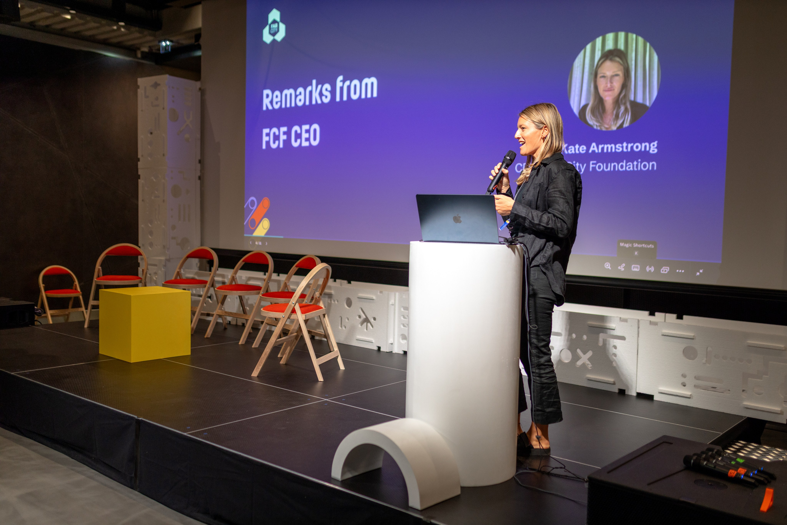 Eventová fotografie. Dana Lišková — Empatická fotografka | Introspektivní umělkyně | Neurodivergentní koučka| Zakladatelka Artepy.cz