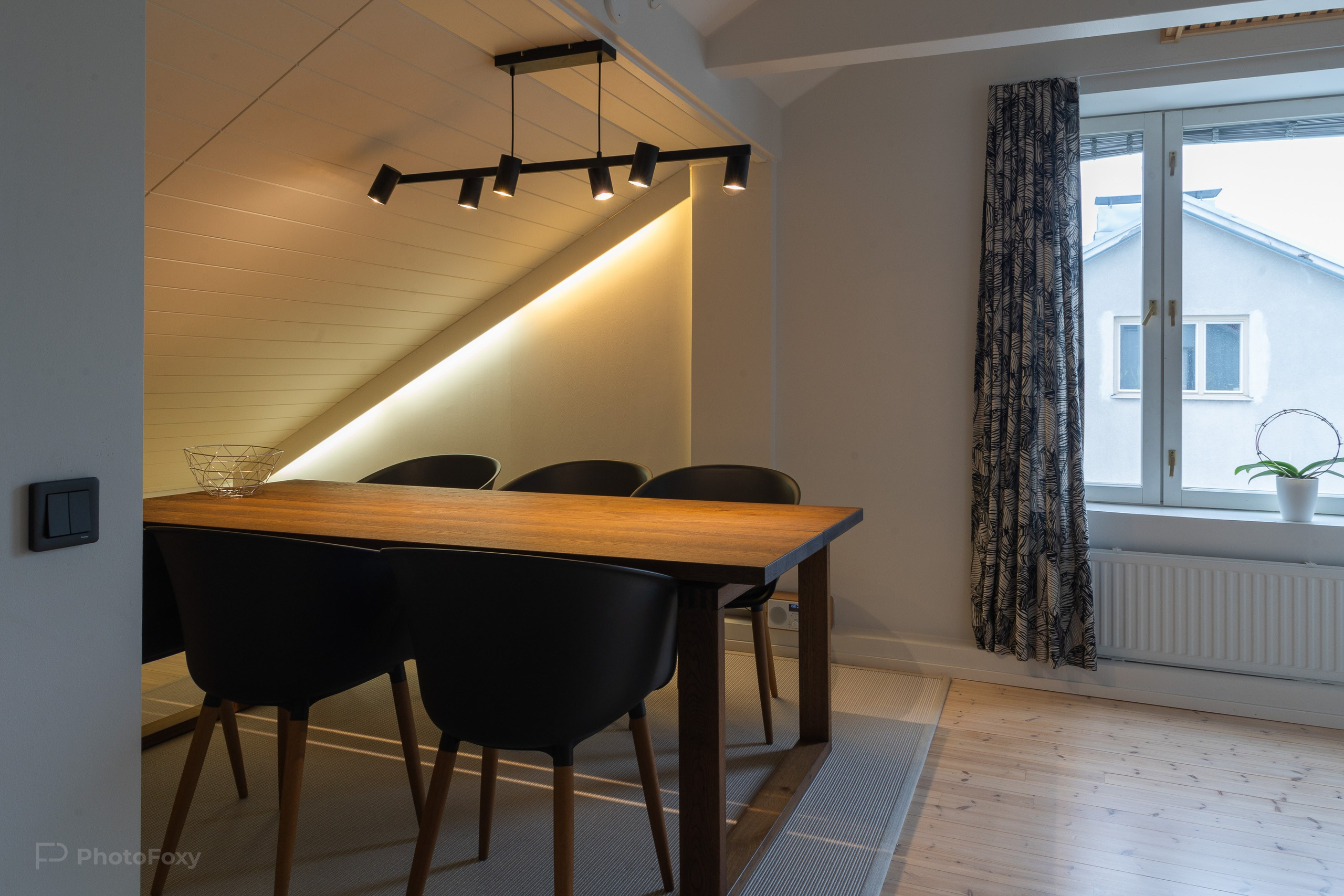 Ullakkoasunto. Valokuvaaja Lahti, Helsinki Elena Salonen