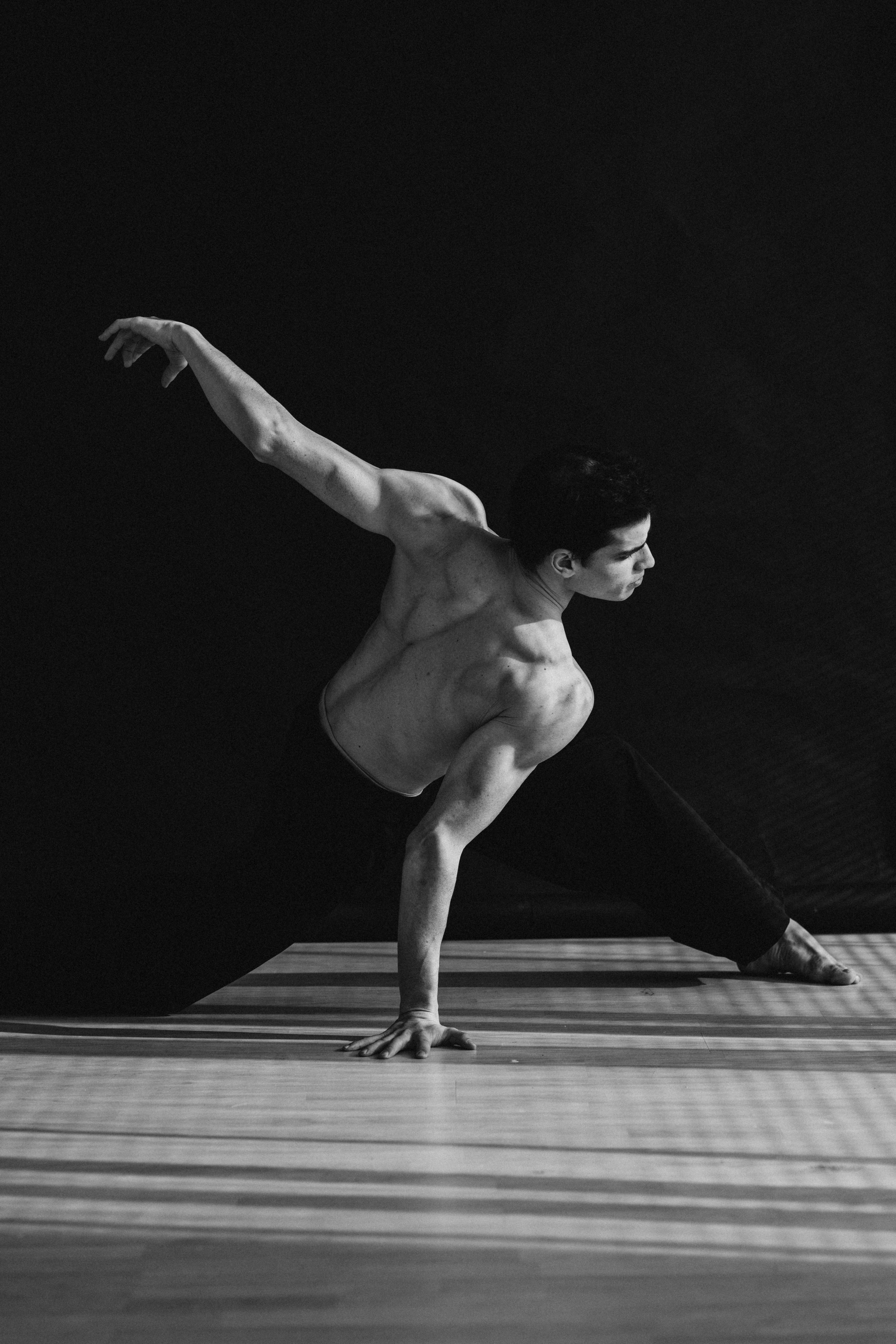 DANCERS. Victoria Olonen – Cinematic Portrait Artist | Helsinki & Europe