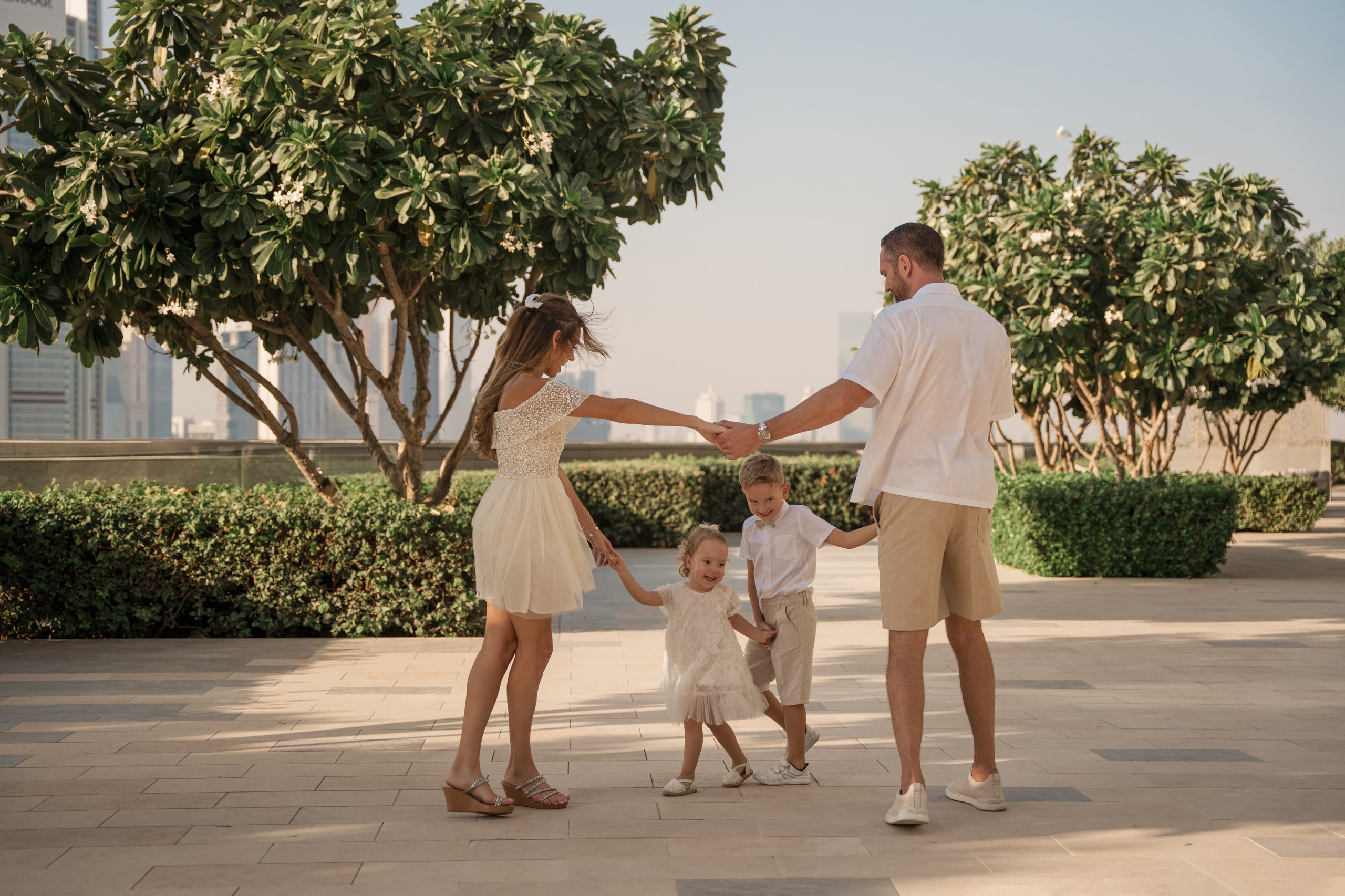The heart of the city. Angela Iakovleva — Family Photographer in Dubai