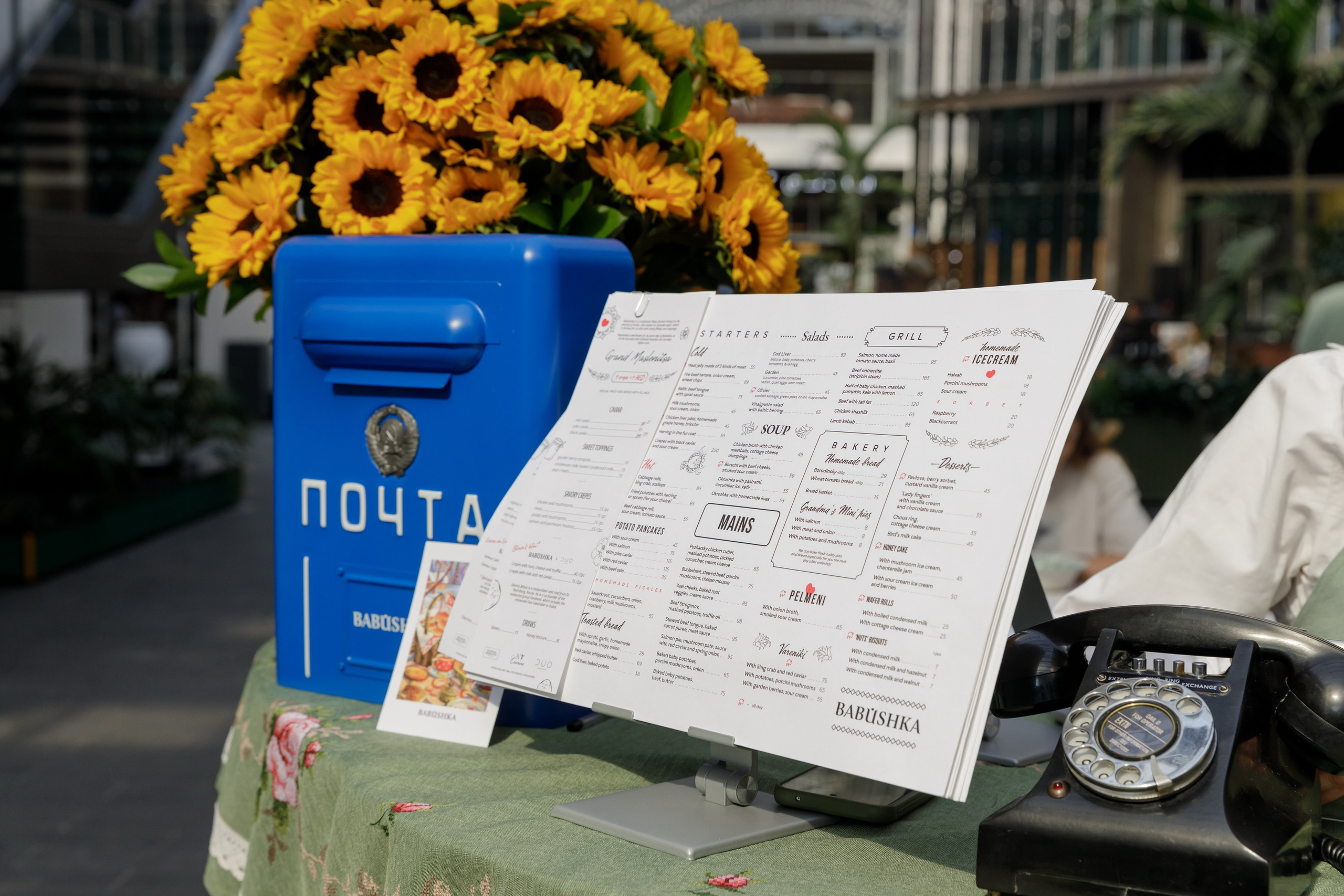 Maslenitsa at Babushka Restaurant, Dubai 2024. Photographer Anna Curly | Weddings and Events in Dubai