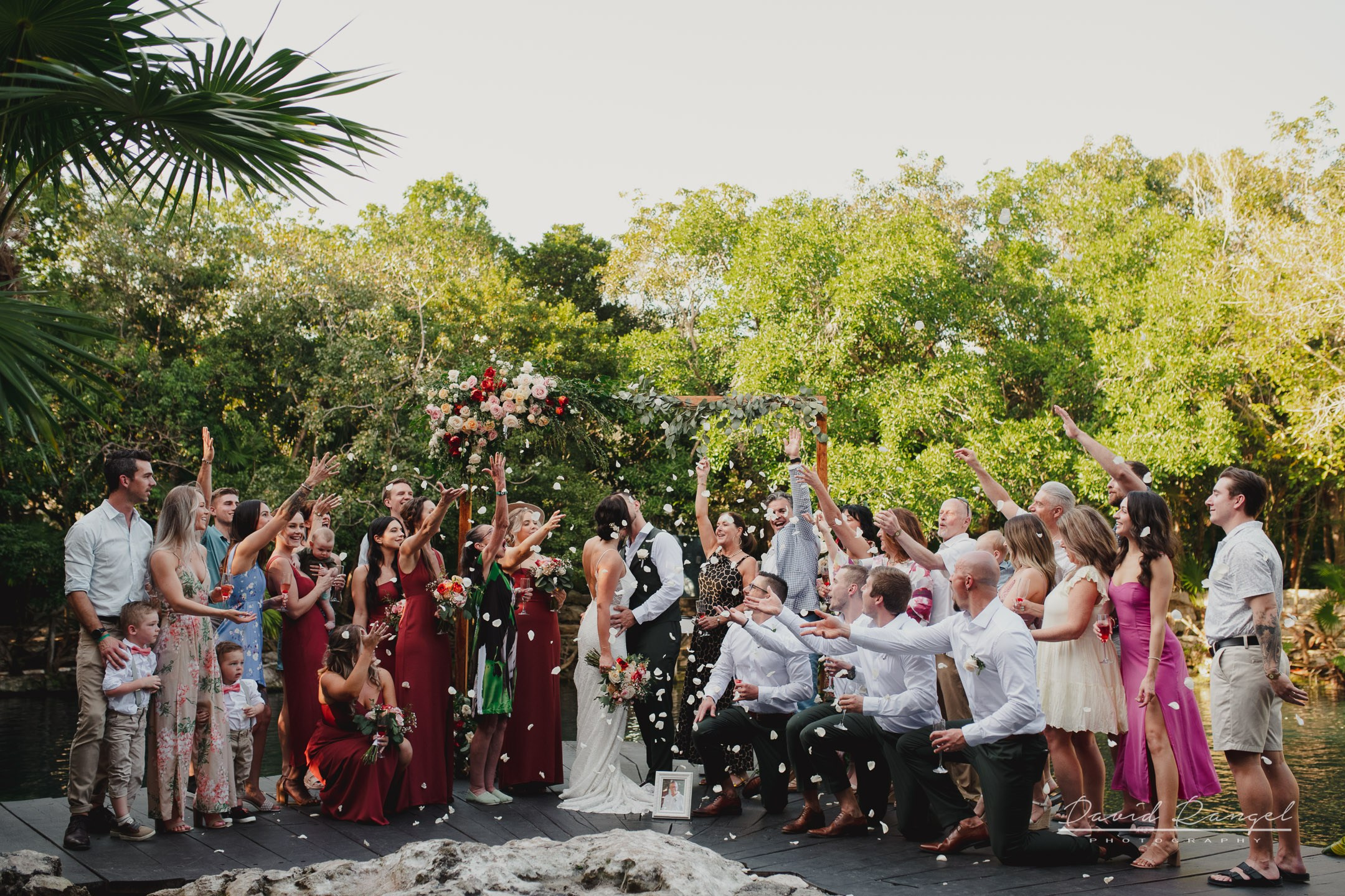 Classic Weddings. Destination wedding photographer based in Cancun and Riviera Maya with service worldwide