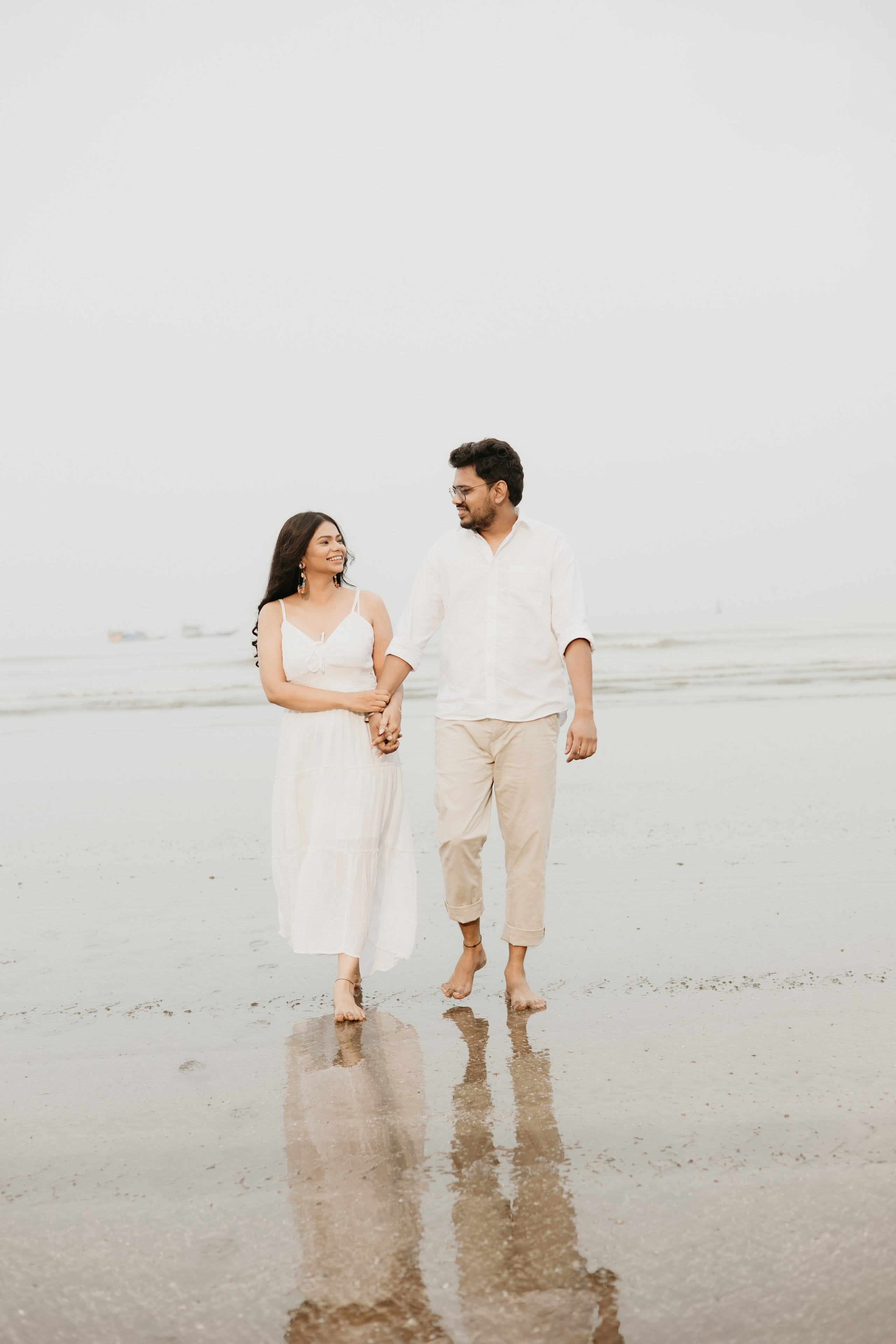 COUPLE SESSIONS. Love Emotions Weddings