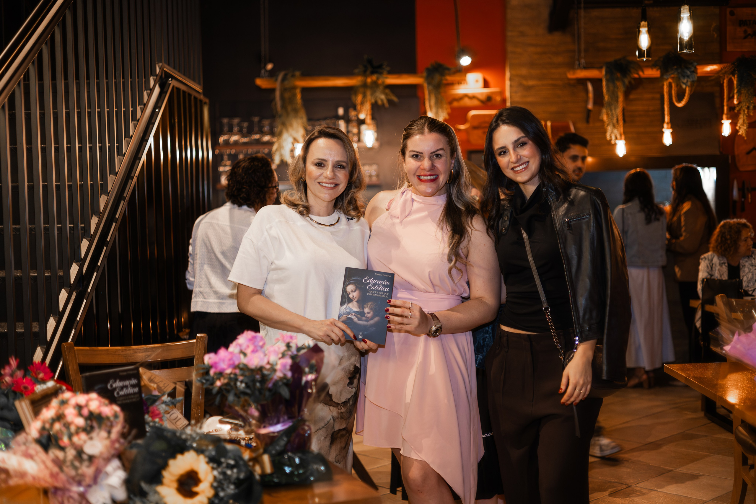 Lançamento de Livro Vivi Princival