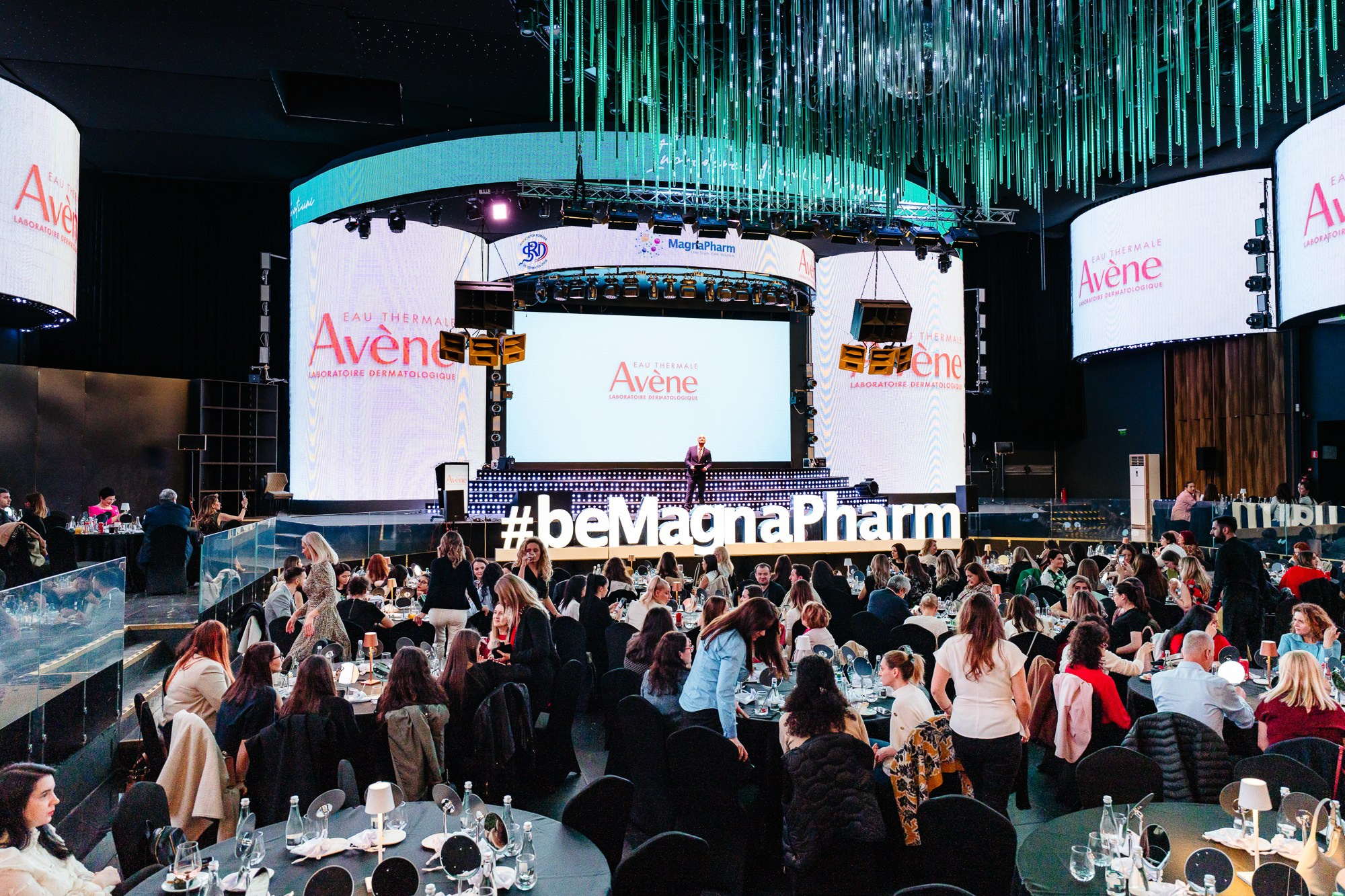 Fotografie Corporate Specializat in Lansări Produs si Serviciu. Fotograf Corporate Business