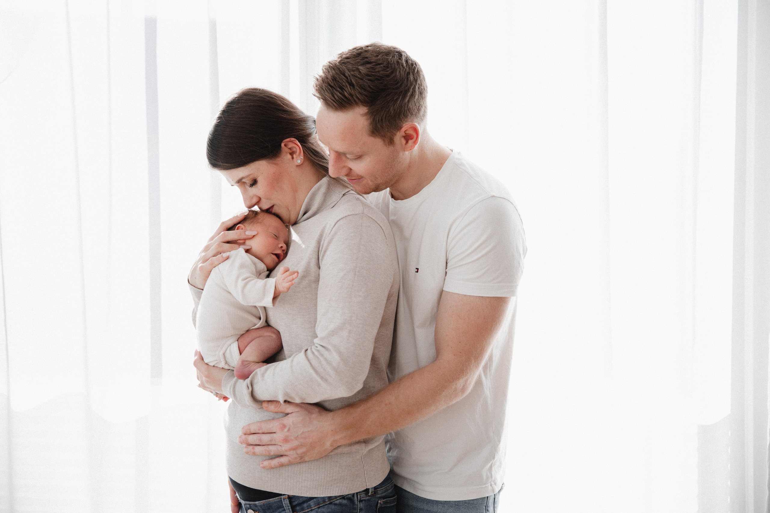 Neugeborenenfotos Zuhause. Hochzeitsfotografie |Hochzeitsfotograf Bochum | Hochzeitsfotograf Dortmund | Hochzeitsfotograf Essen | Hochzeitsfotograf Ruhrgebiet