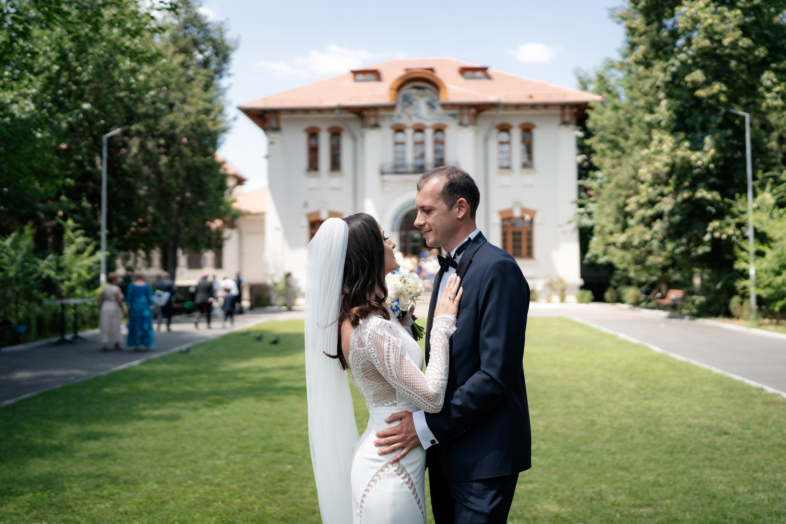 Elly & Andrew. Destination Wedding Photographer Alex Pasarelu