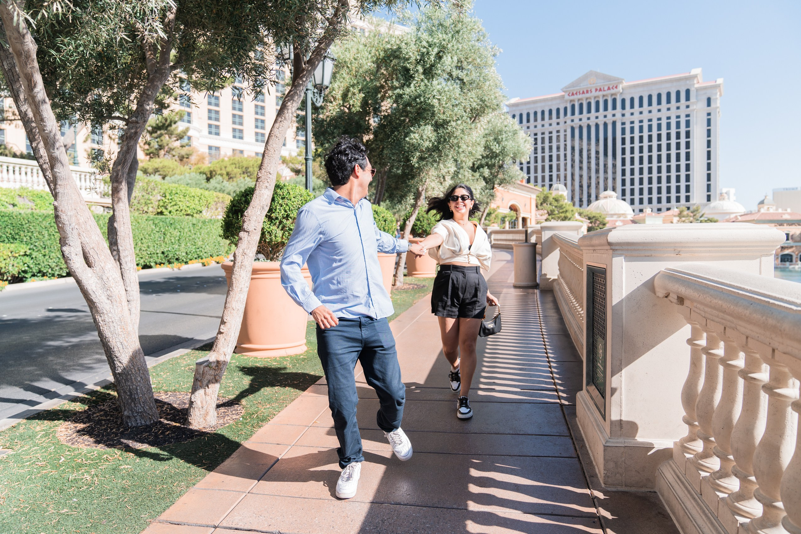 Dani&Lu. Marriage proposal. Wedding & elopement photographer Viktoriya Kravtsov. Las Vegas