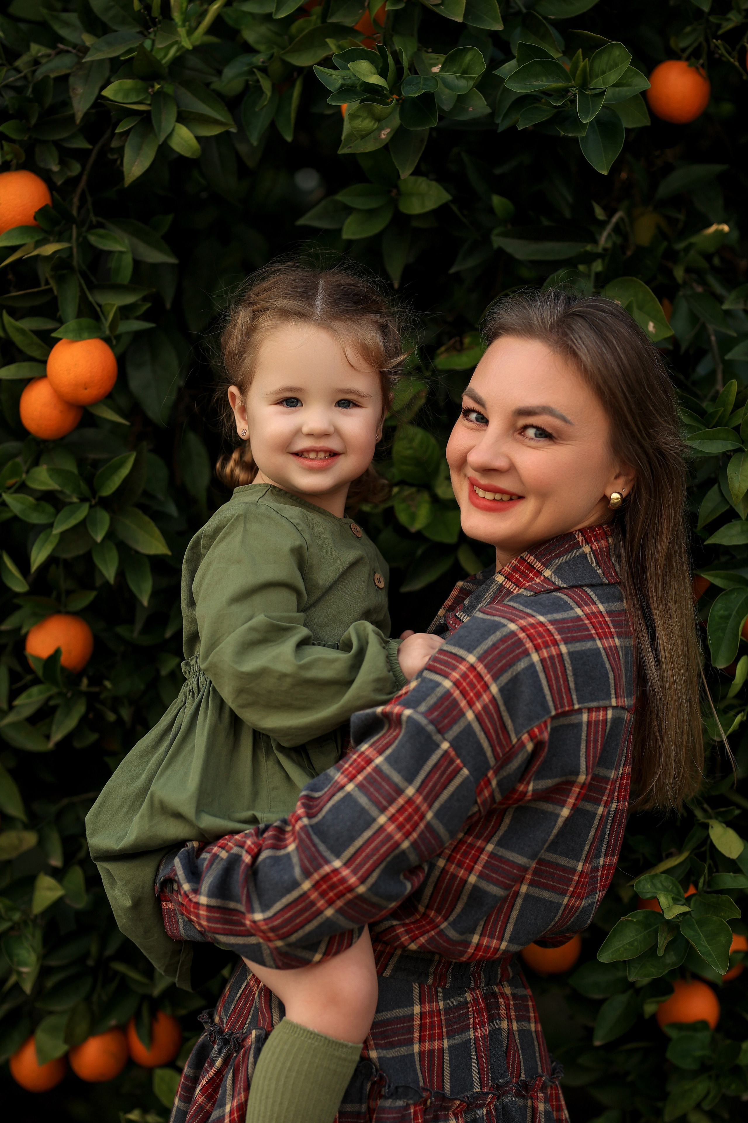 Photoshooting in orange garden. Photographer in Turkey, Antalya, Kemer, Belek, Side, Kas, Fethiye