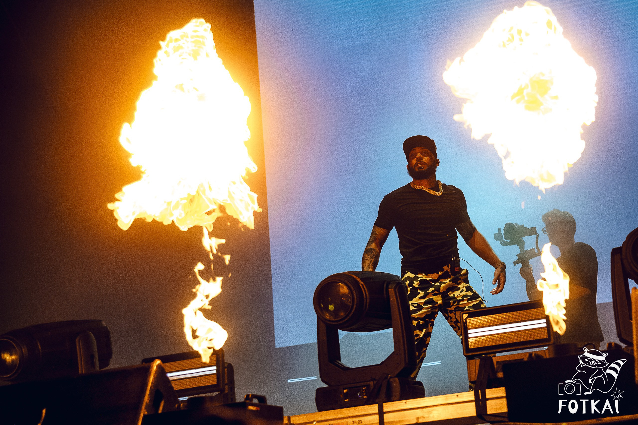 JC Reyes at Brilla Torrevieja Festival — Live Concert Photos in Torrevieja, Spain, 2026 | FOTKAI